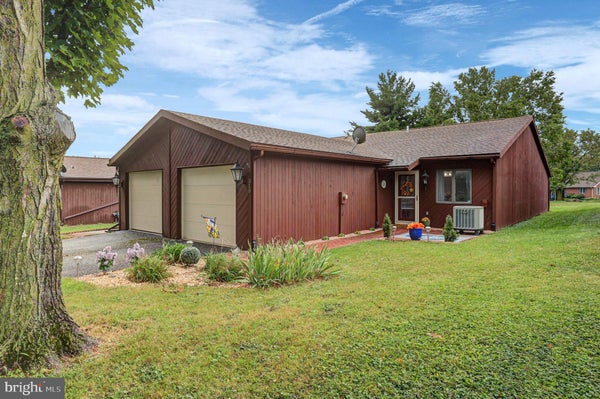 318 STONEGATE CIR N, CHAMBERSBURG, PA 17201 - Image c0fdd42e4b52b9be7e7e7255aa7fecd4/2767059285