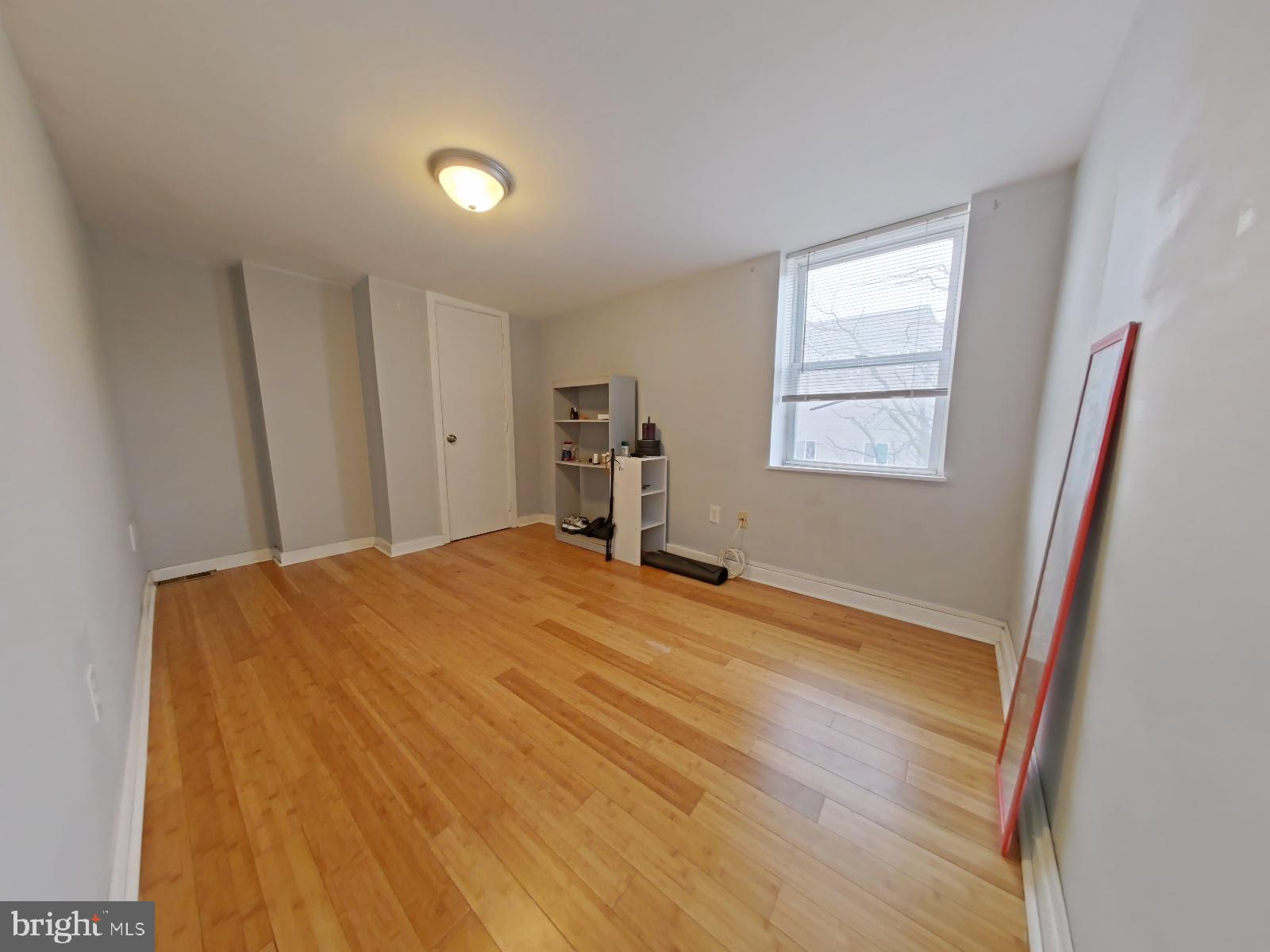 EAST KENSINGTON - Residential