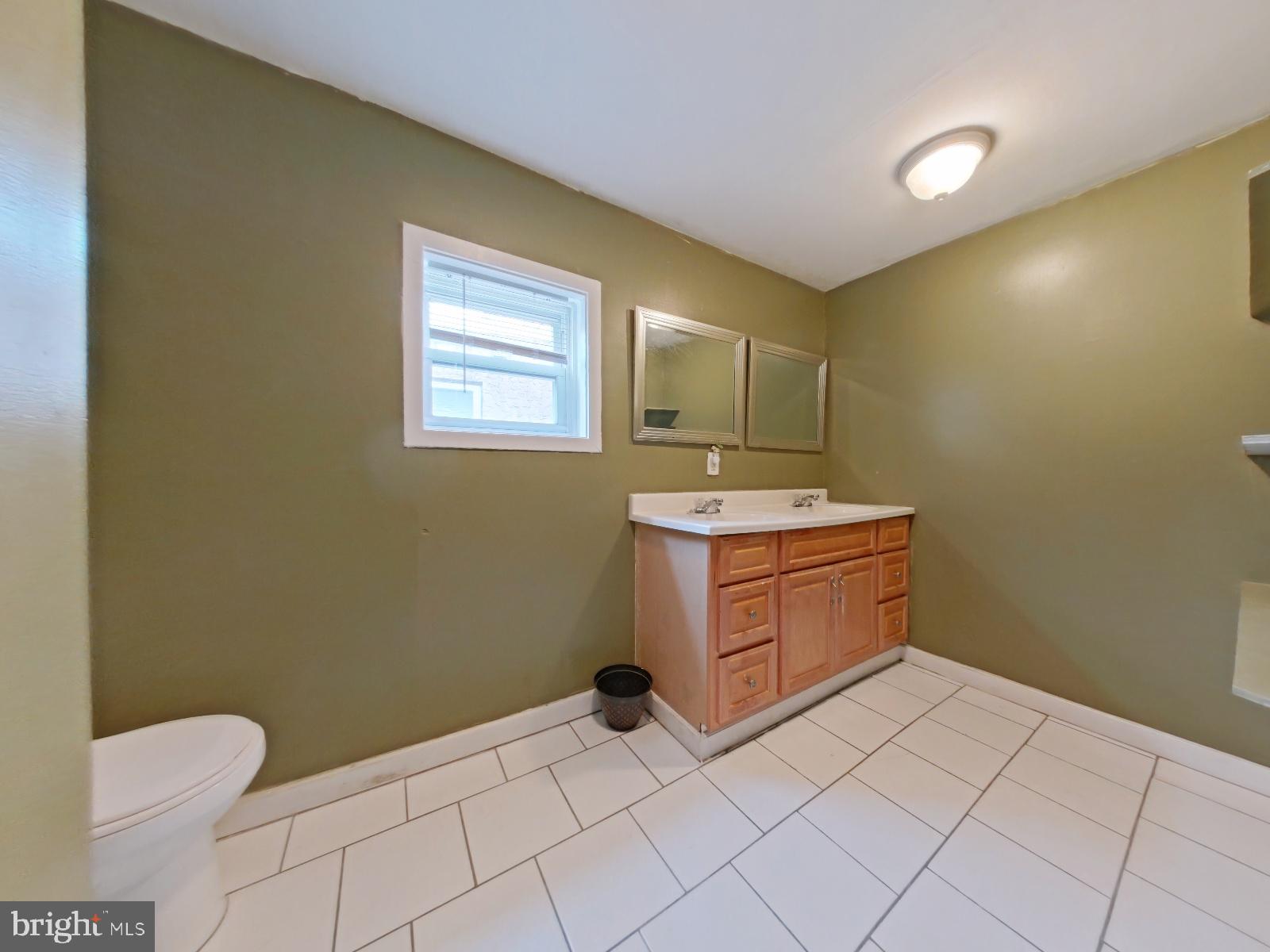 EAST KENSINGTON - Residential