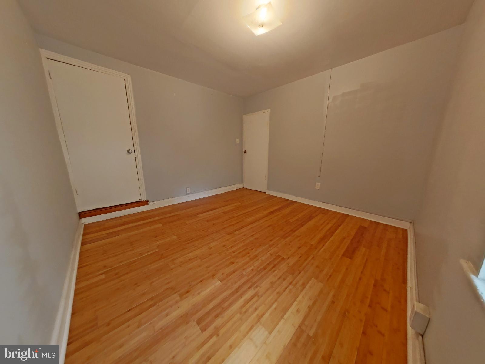 EAST KENSINGTON - Residential