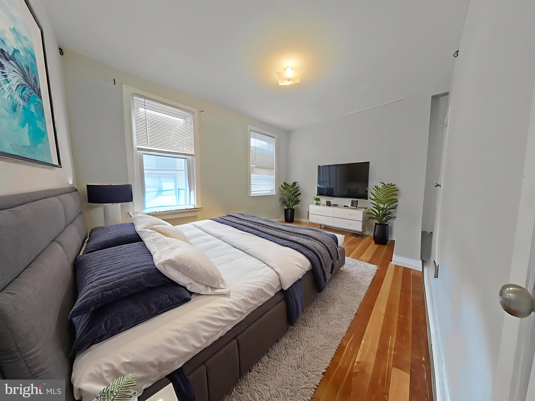 EAST KENSINGTON - Residential