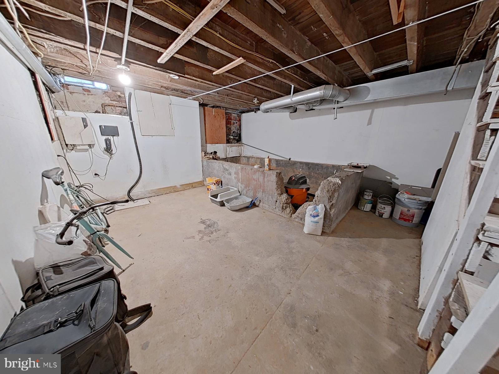 EAST KENSINGTON - Residential