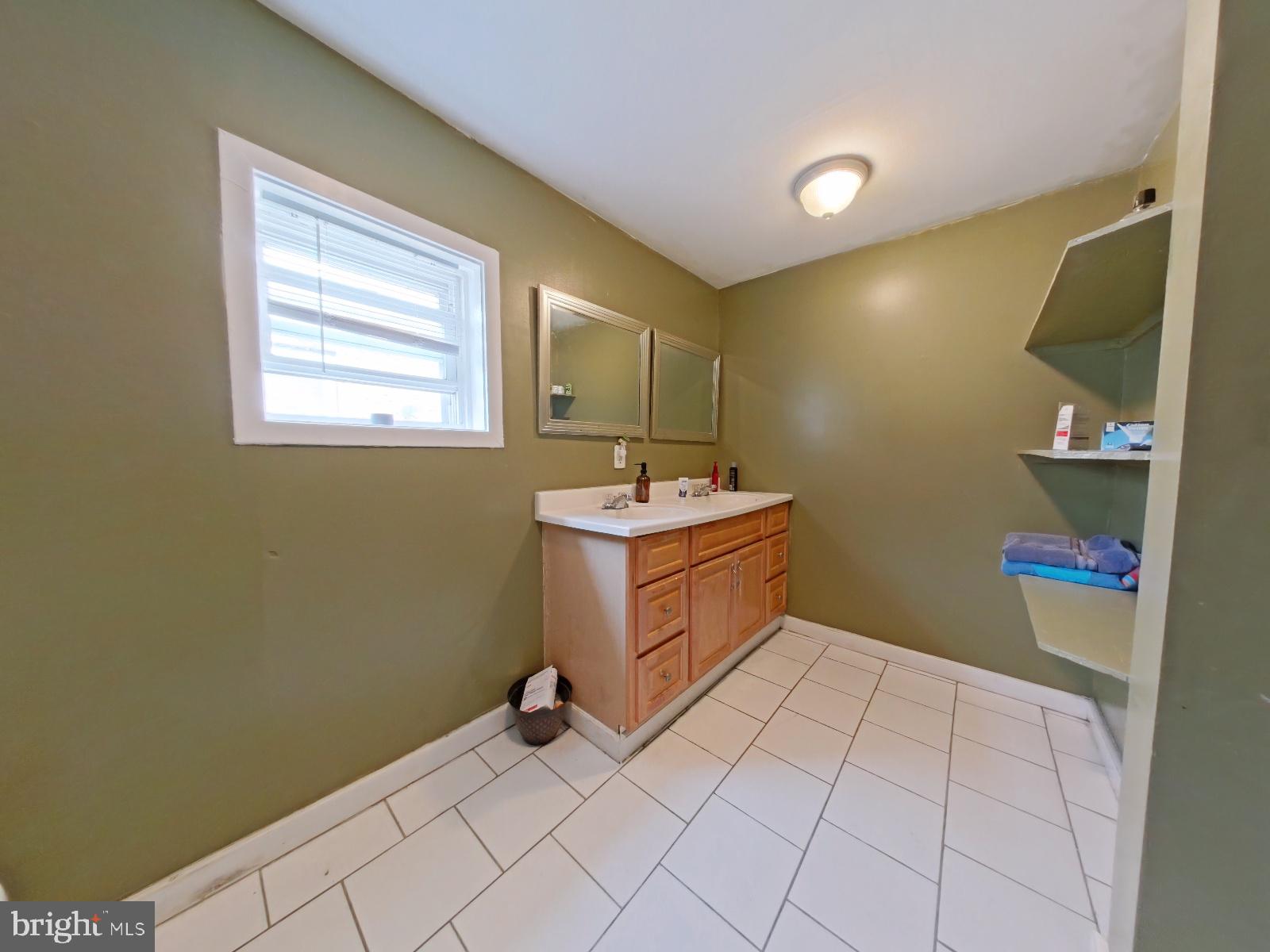 EAST KENSINGTON - Residential