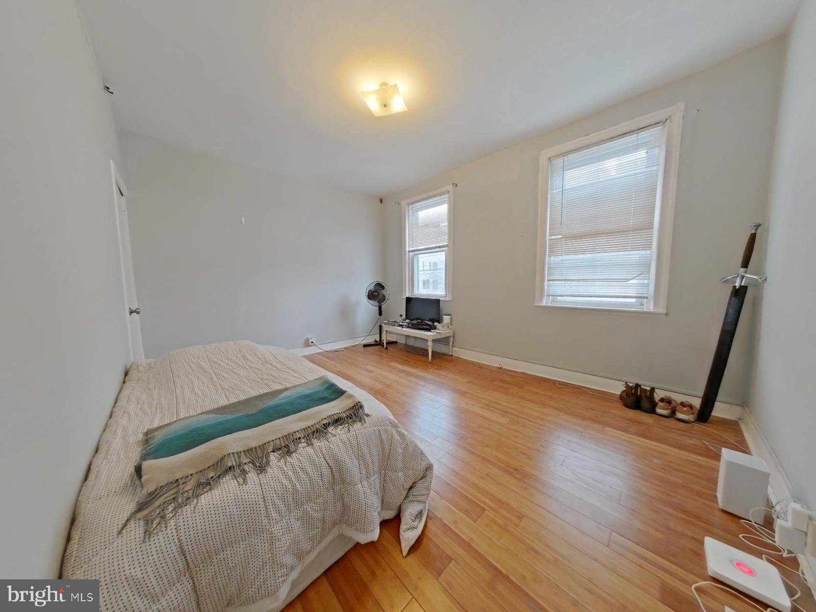 EAST KENSINGTON - Residential