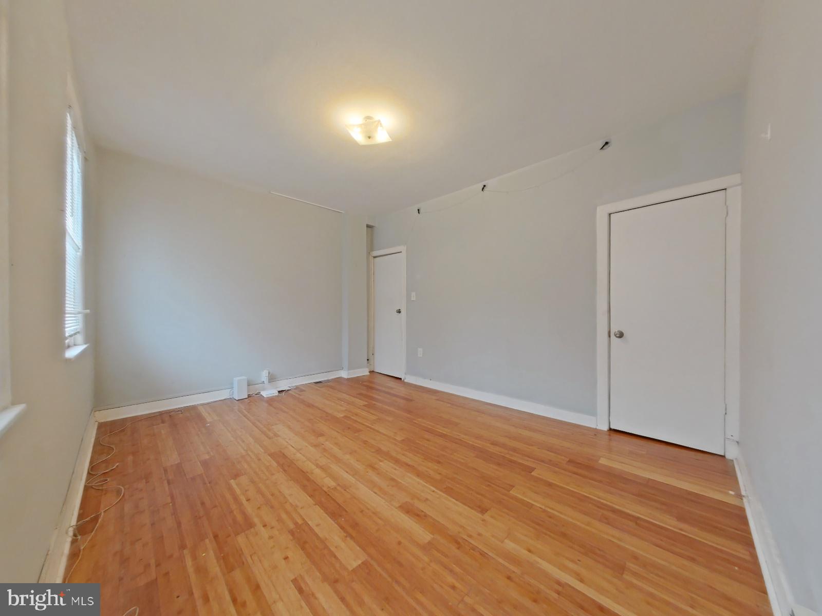 EAST KENSINGTON - Residential