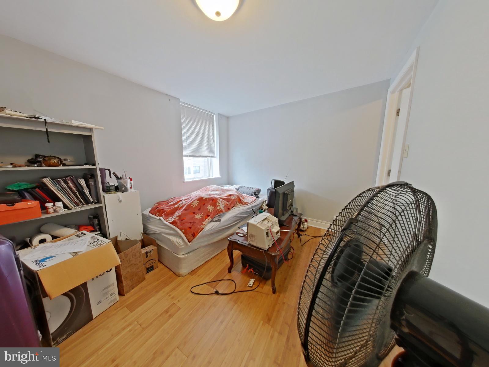 EAST KENSINGTON - Residential