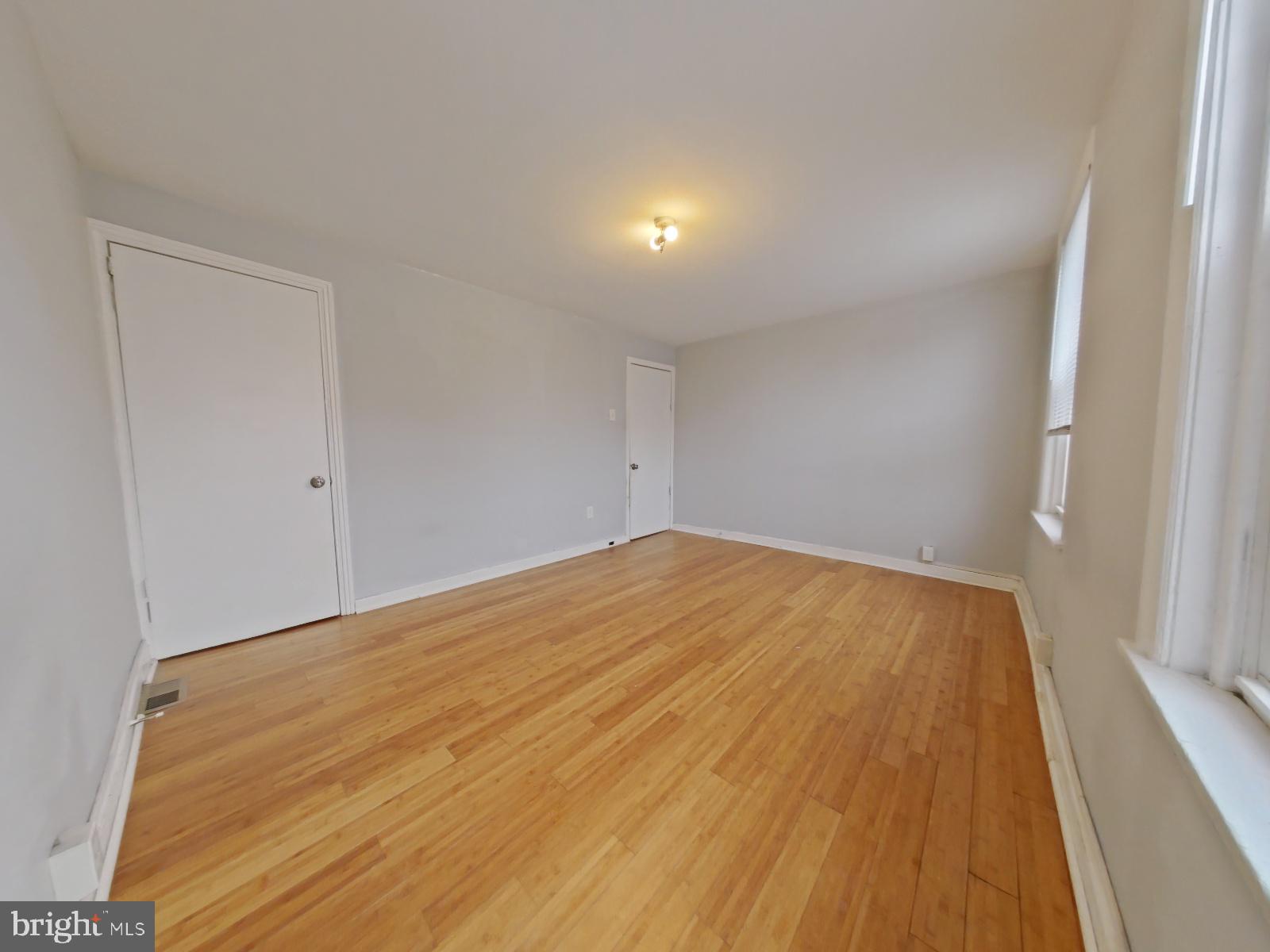 EAST KENSINGTON - Residential