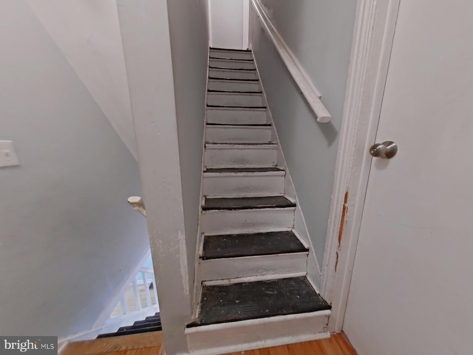 EAST KENSINGTON - Residential