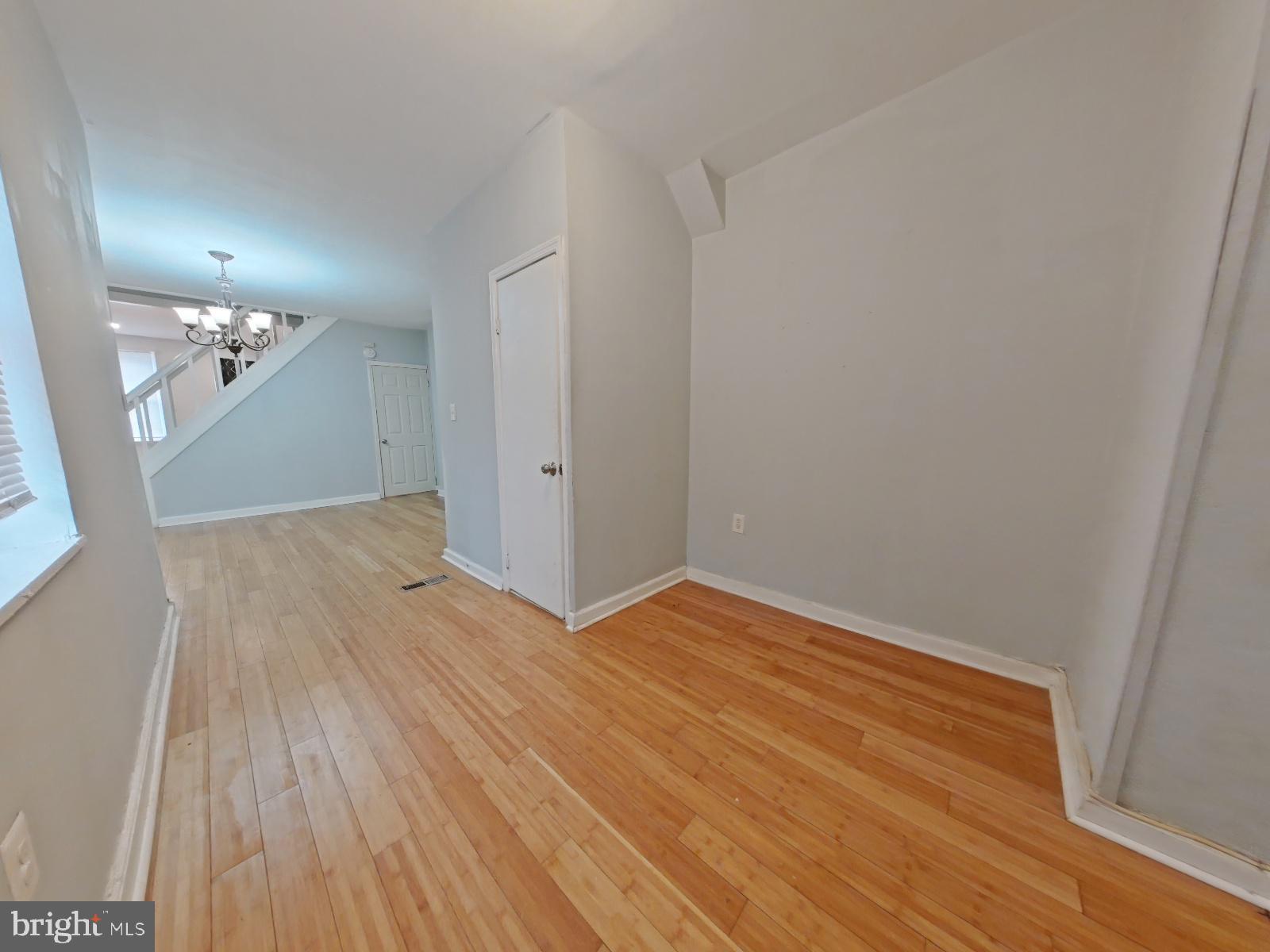 EAST KENSINGTON - Residential