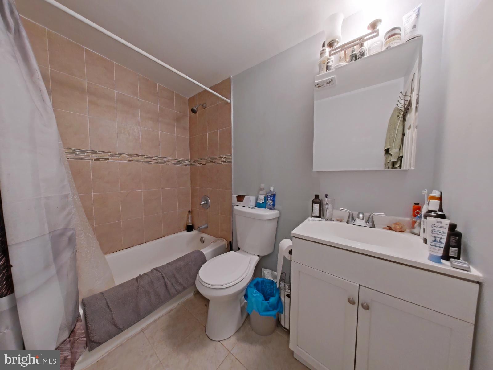 EAST KENSINGTON - Residential