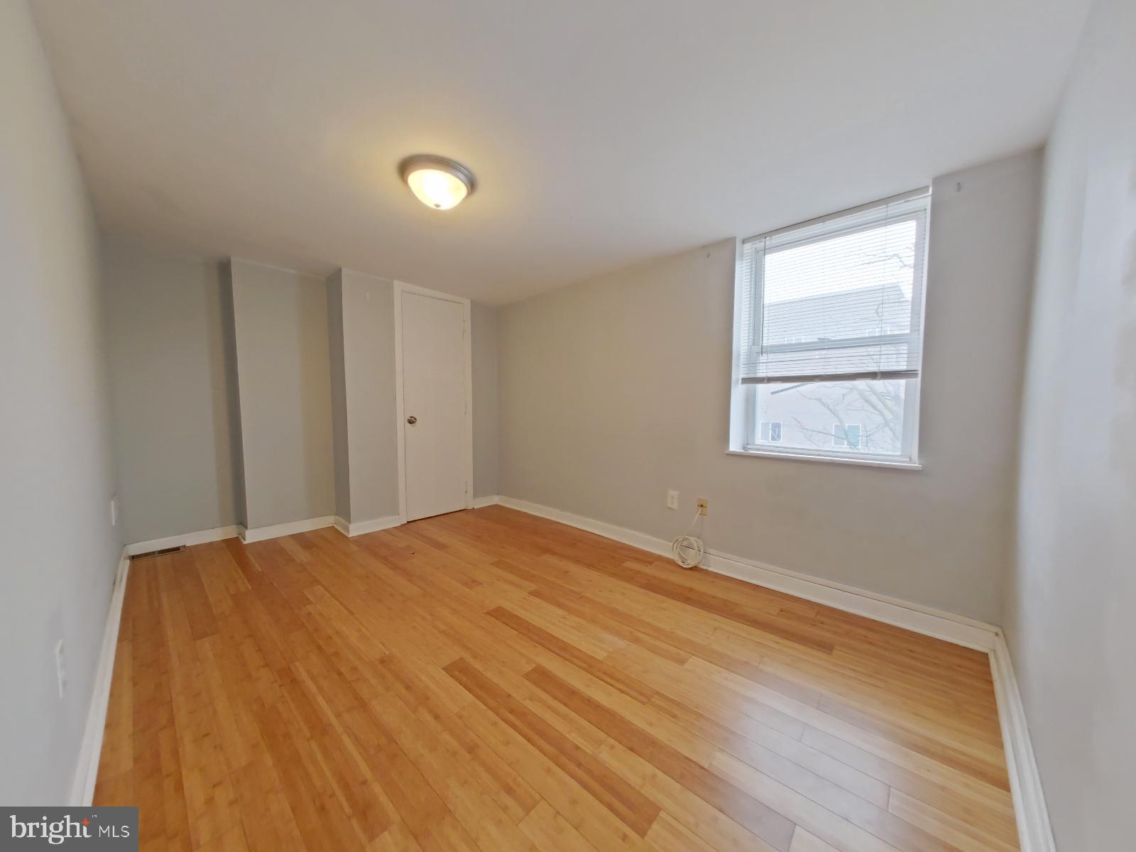 EAST KENSINGTON - Residential