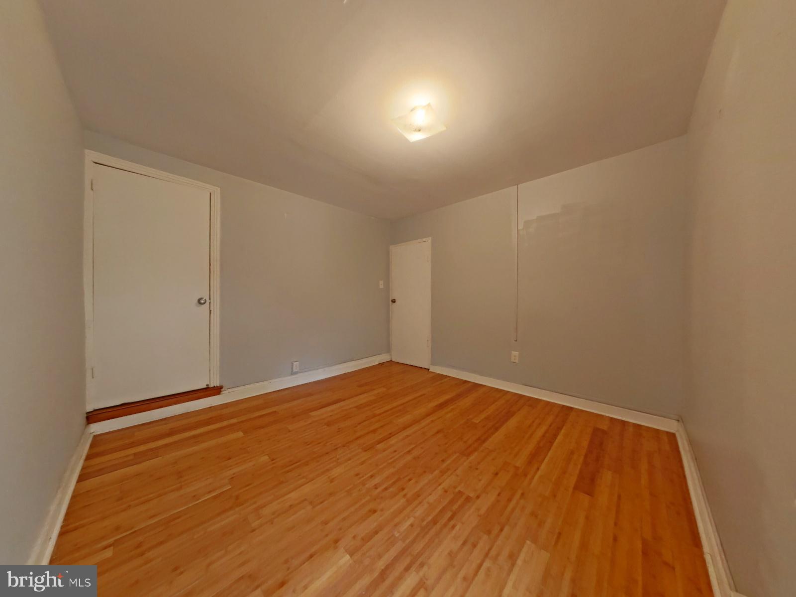 EAST KENSINGTON - Residential