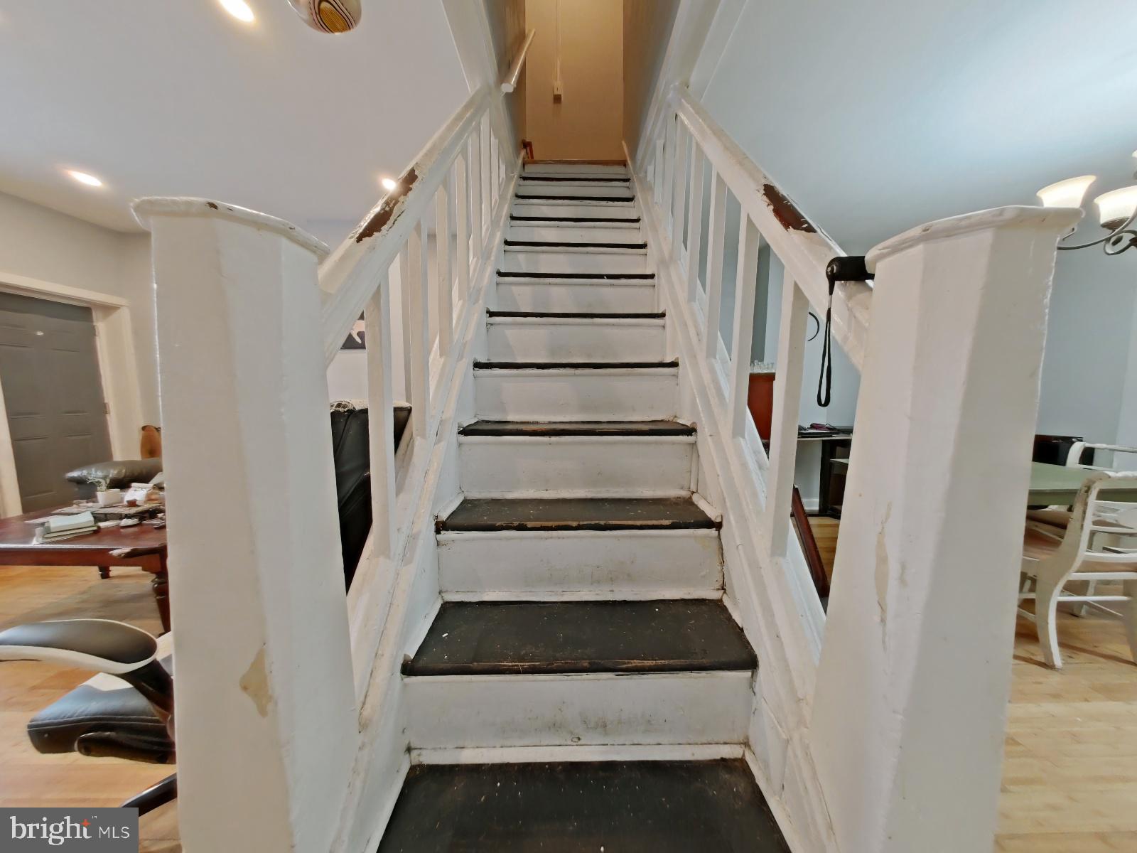 EAST KENSINGTON - Residential