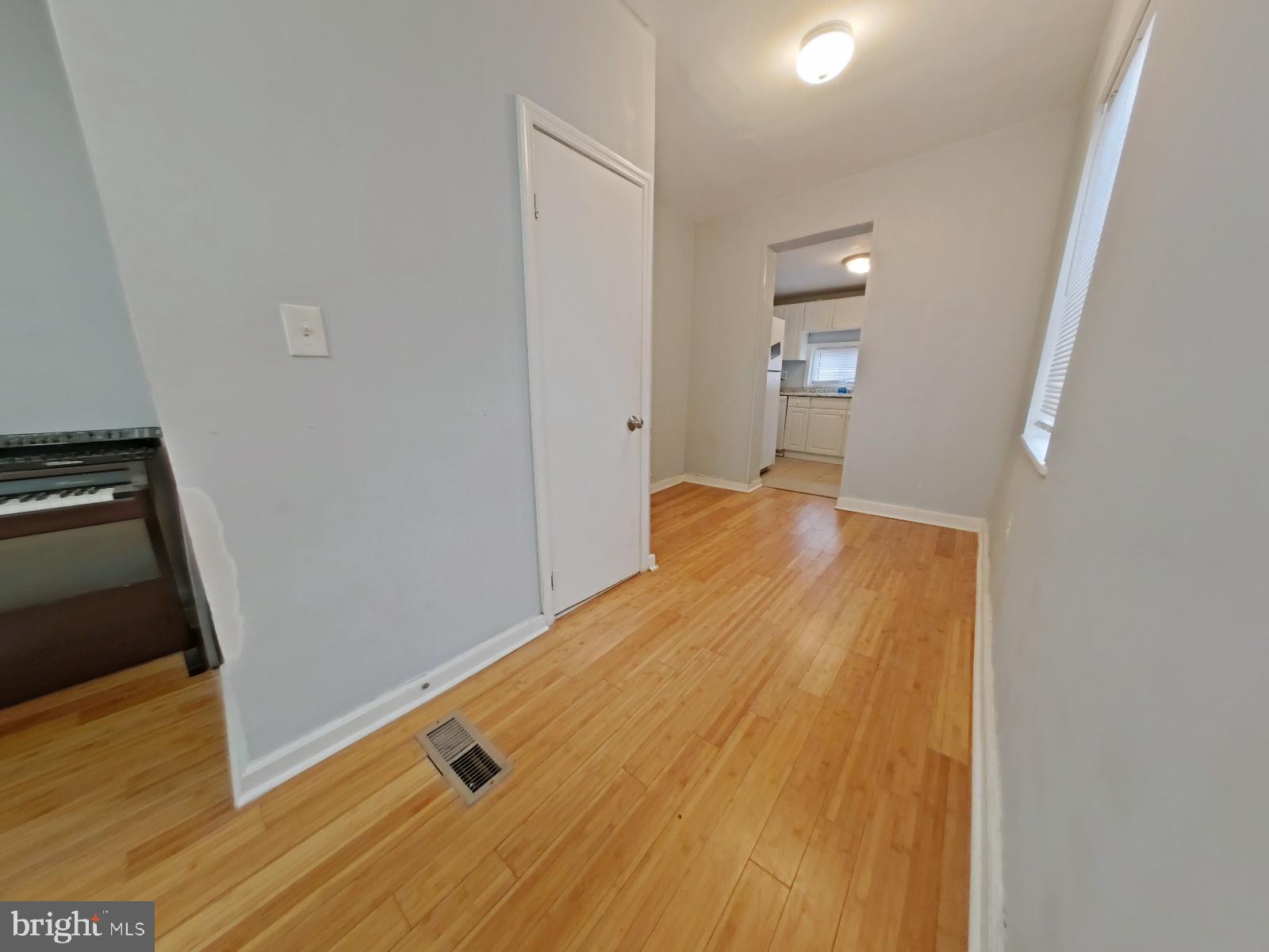 EAST KENSINGTON - Residential