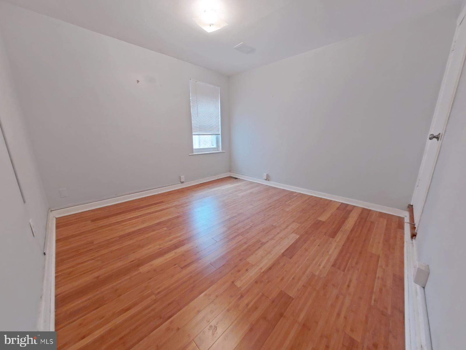 EAST KENSINGTON - Residential