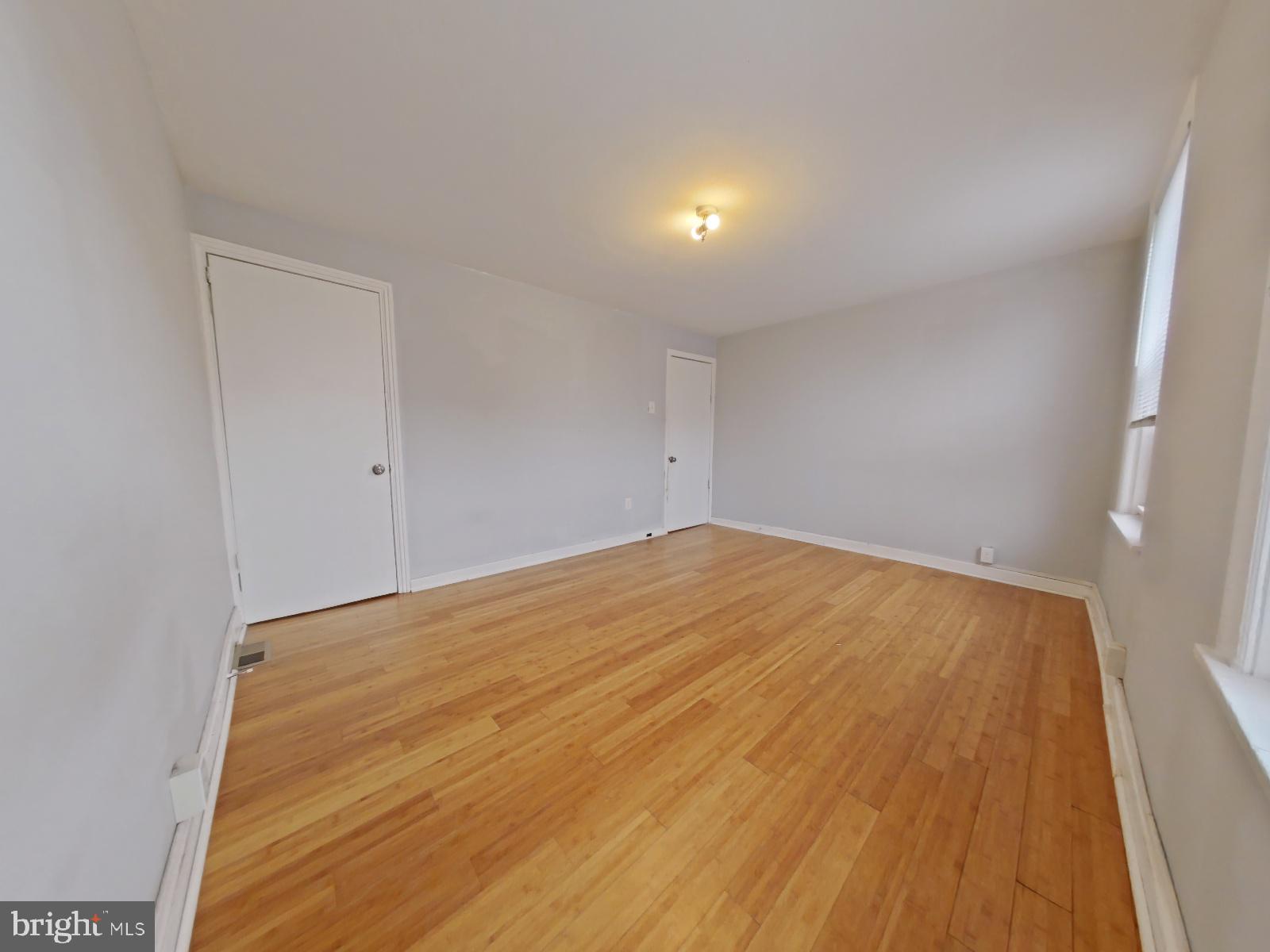 EAST KENSINGTON - Residential