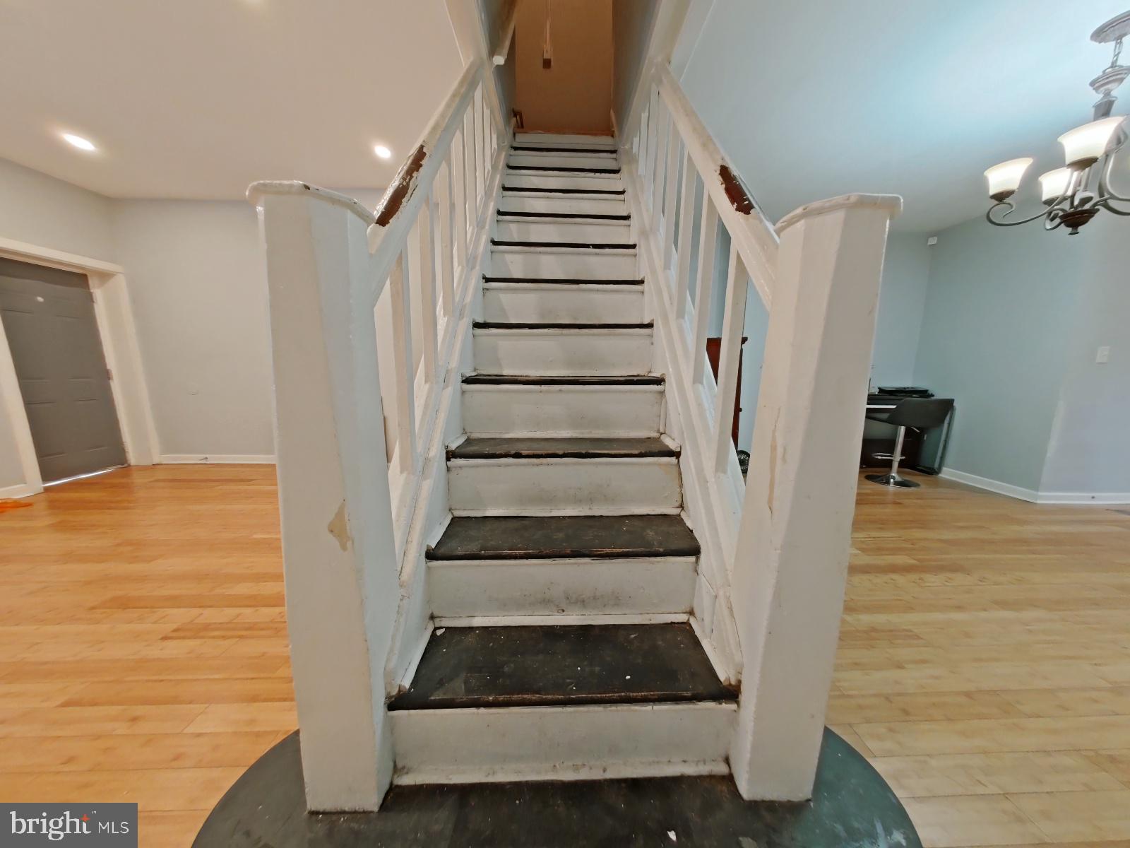 EAST KENSINGTON - Residential