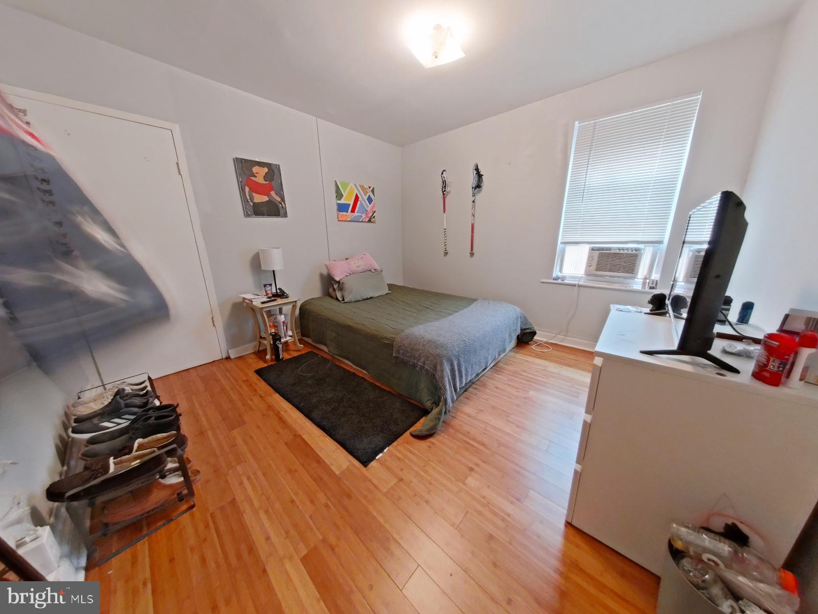 EAST KENSINGTON - Residential