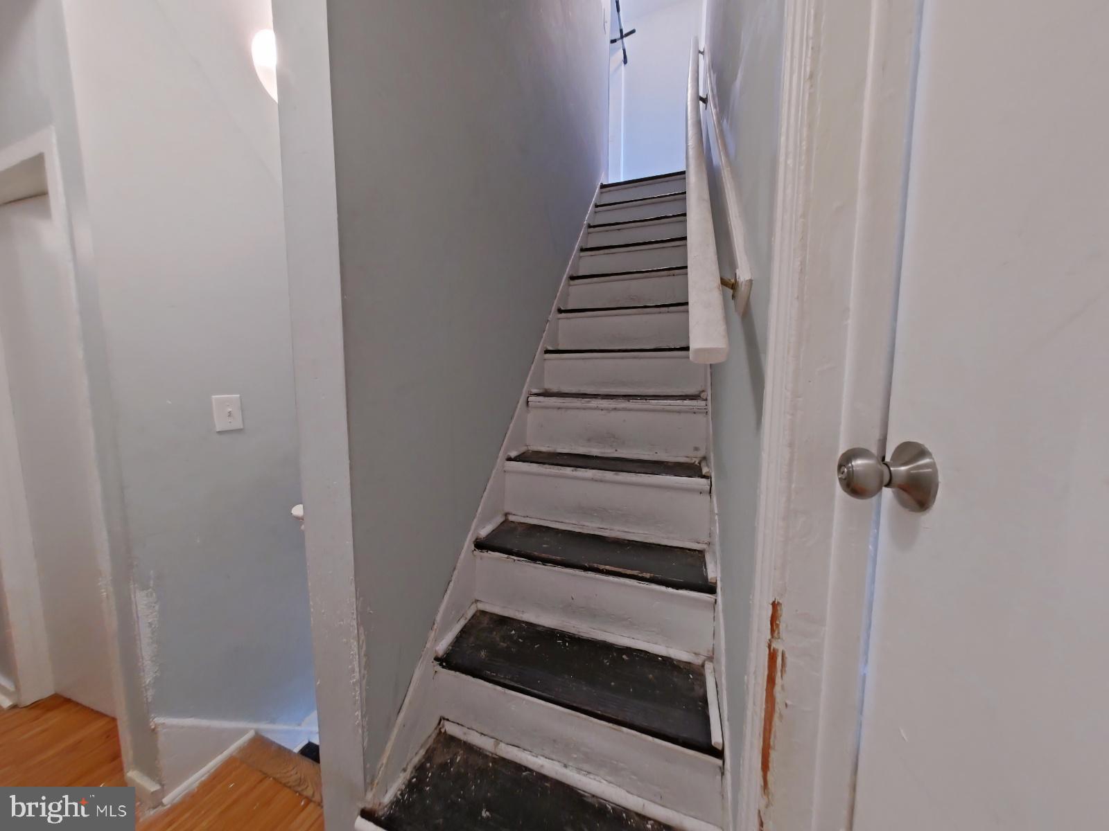 EAST KENSINGTON - Residential