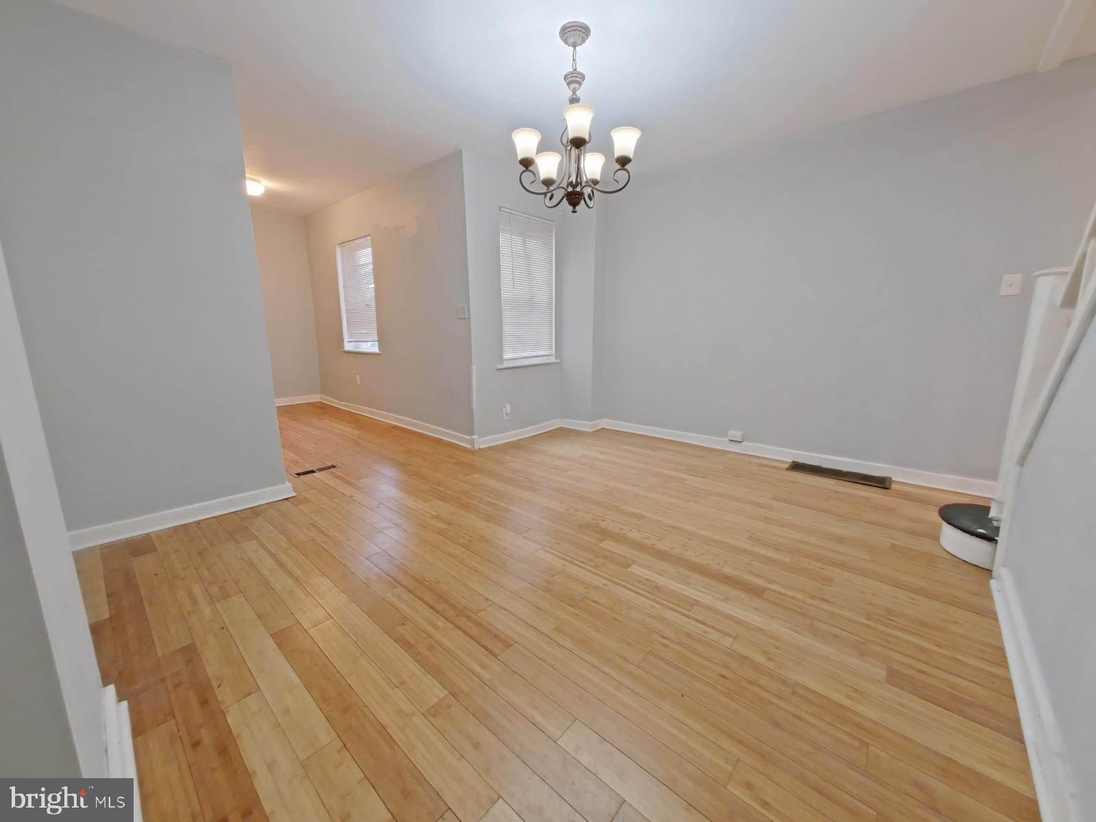 EAST KENSINGTON - Residential