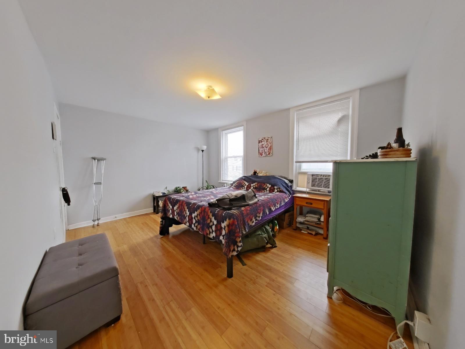 EAST KENSINGTON - Residential