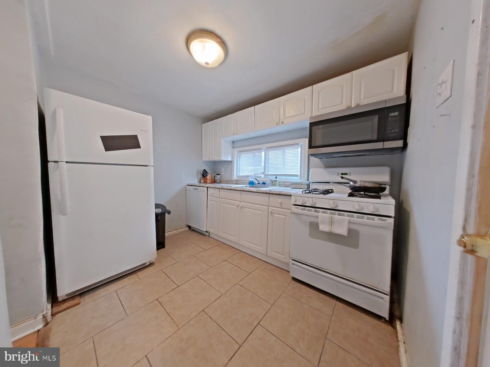 EAST KENSINGTON - Residential