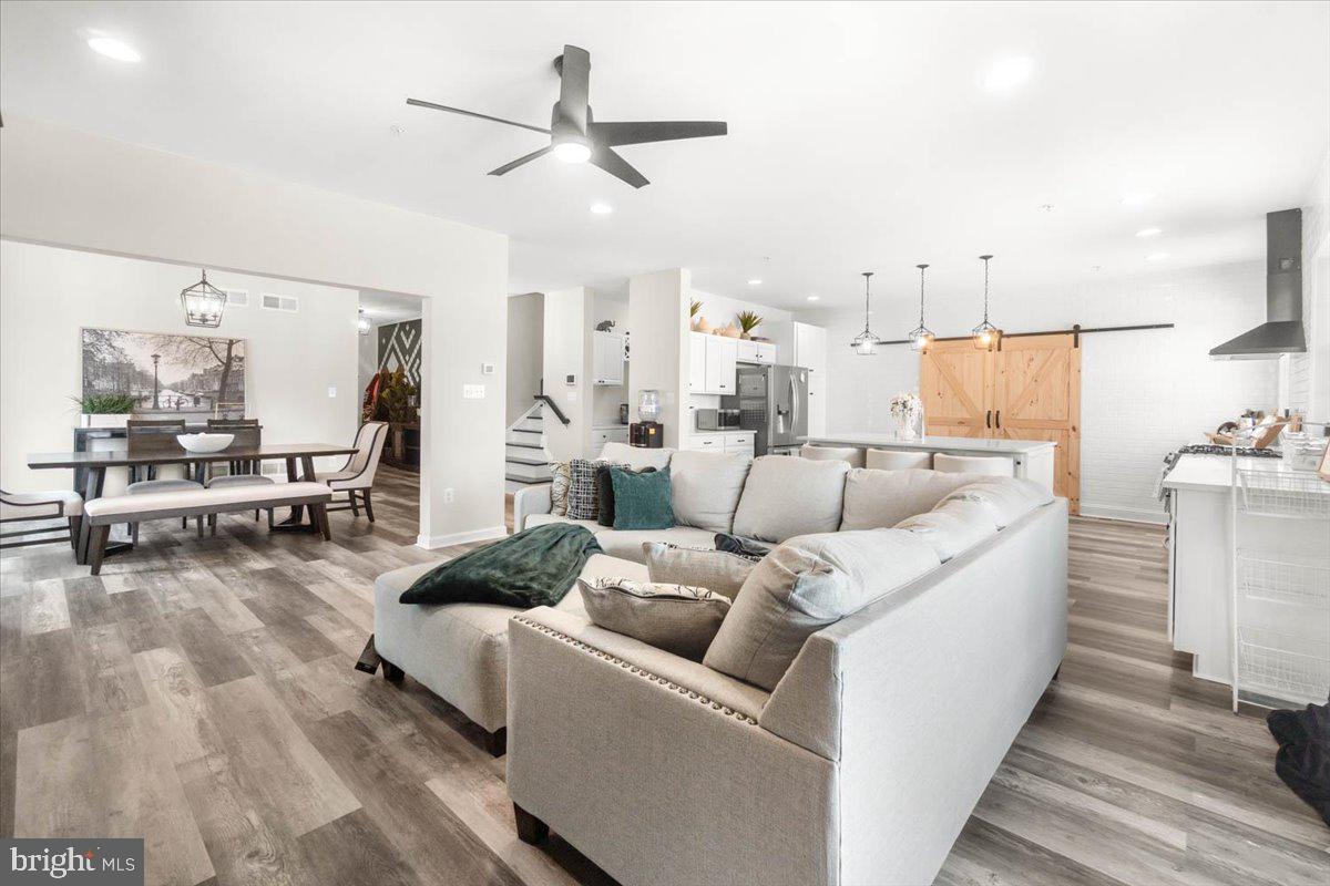 2759 HILLFIELD DRIVE