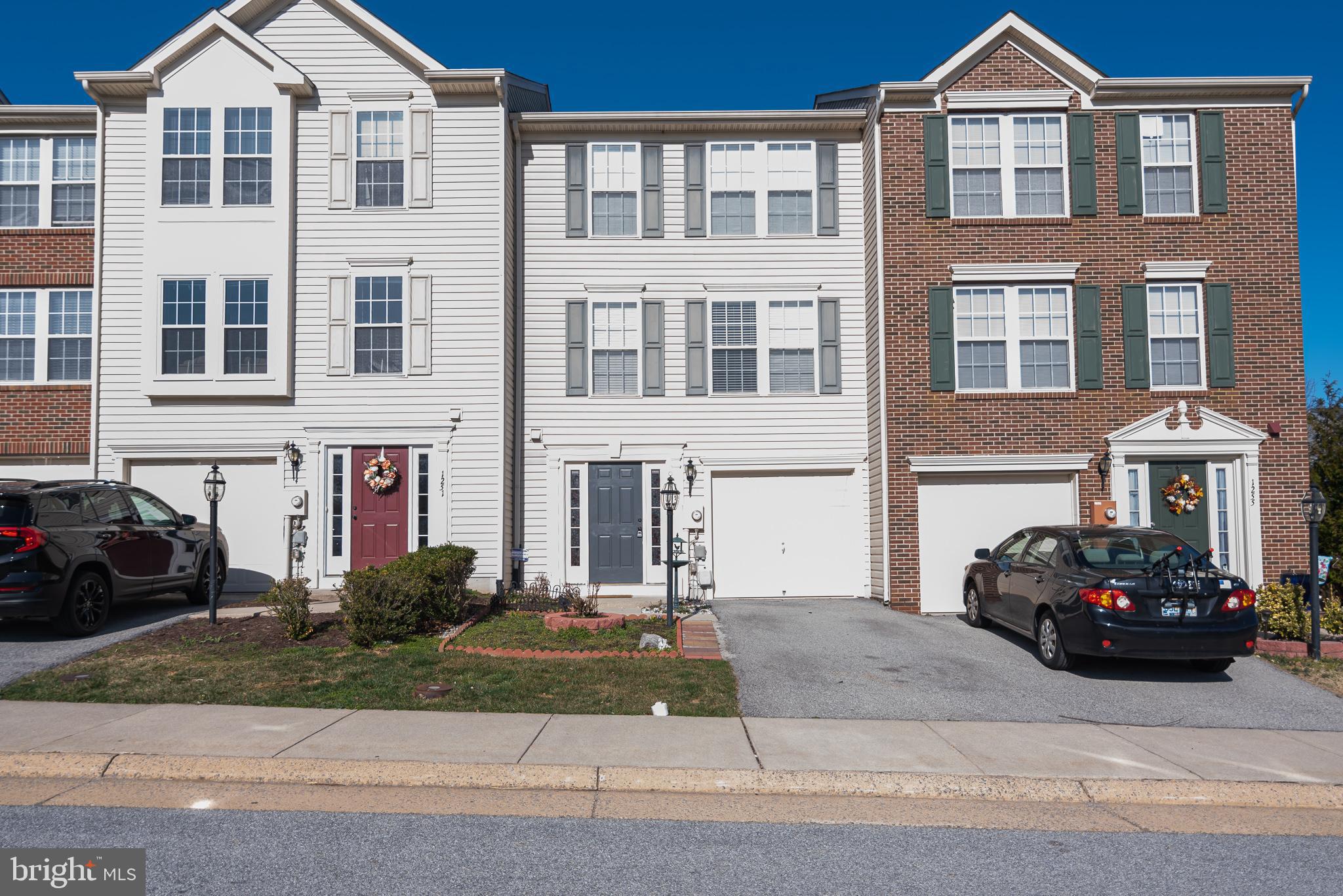 LAKELAND PLACE - Residential Lease