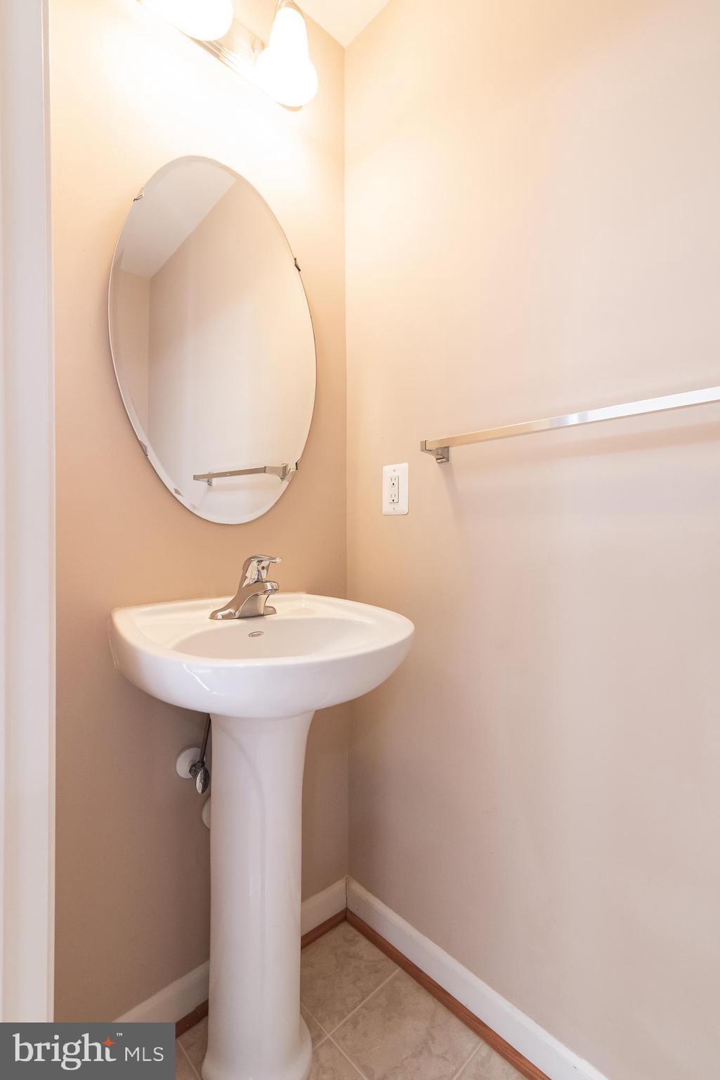 LAKELAND PLACE - Residential Lease