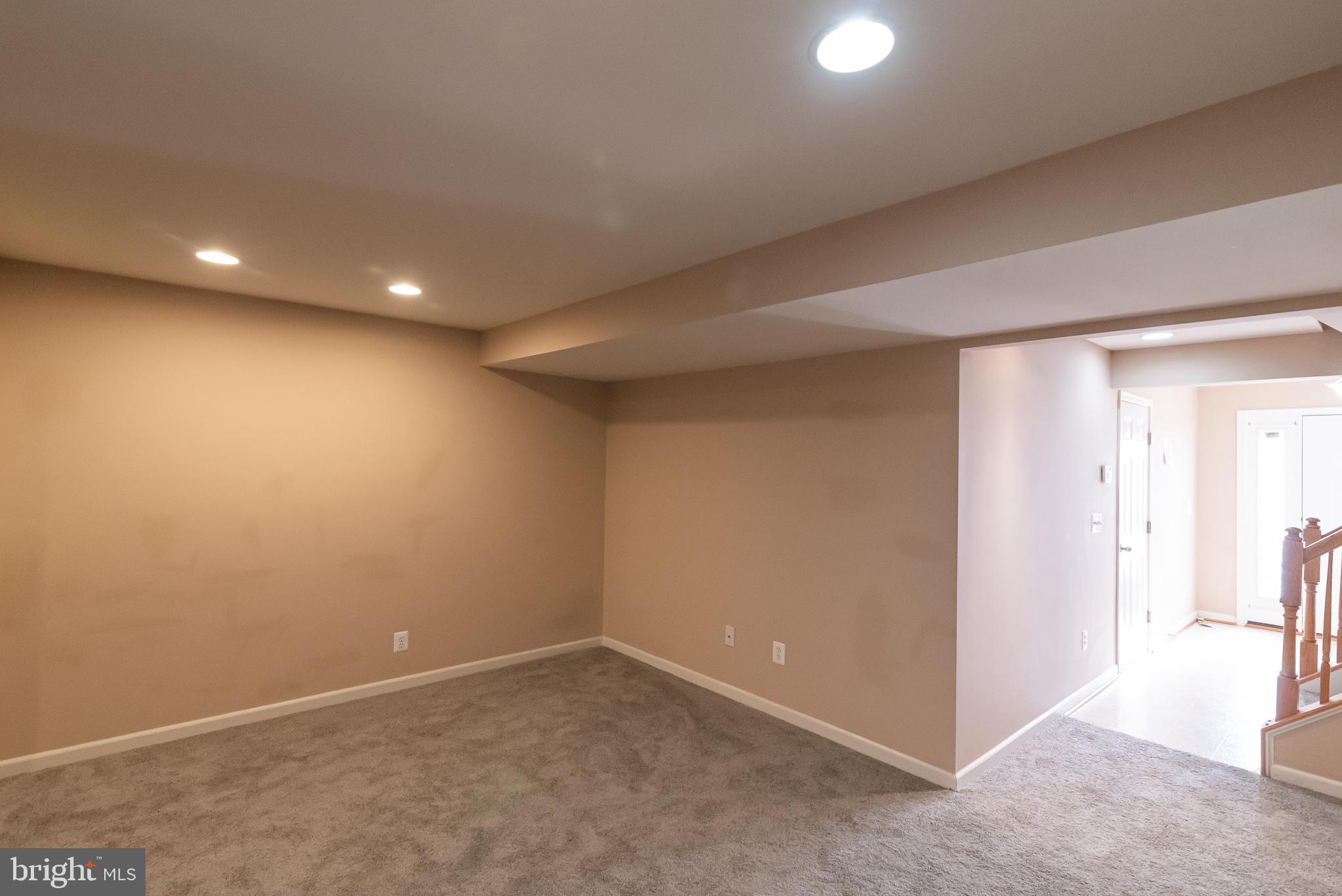 LAKELAND PLACE - Residential Lease