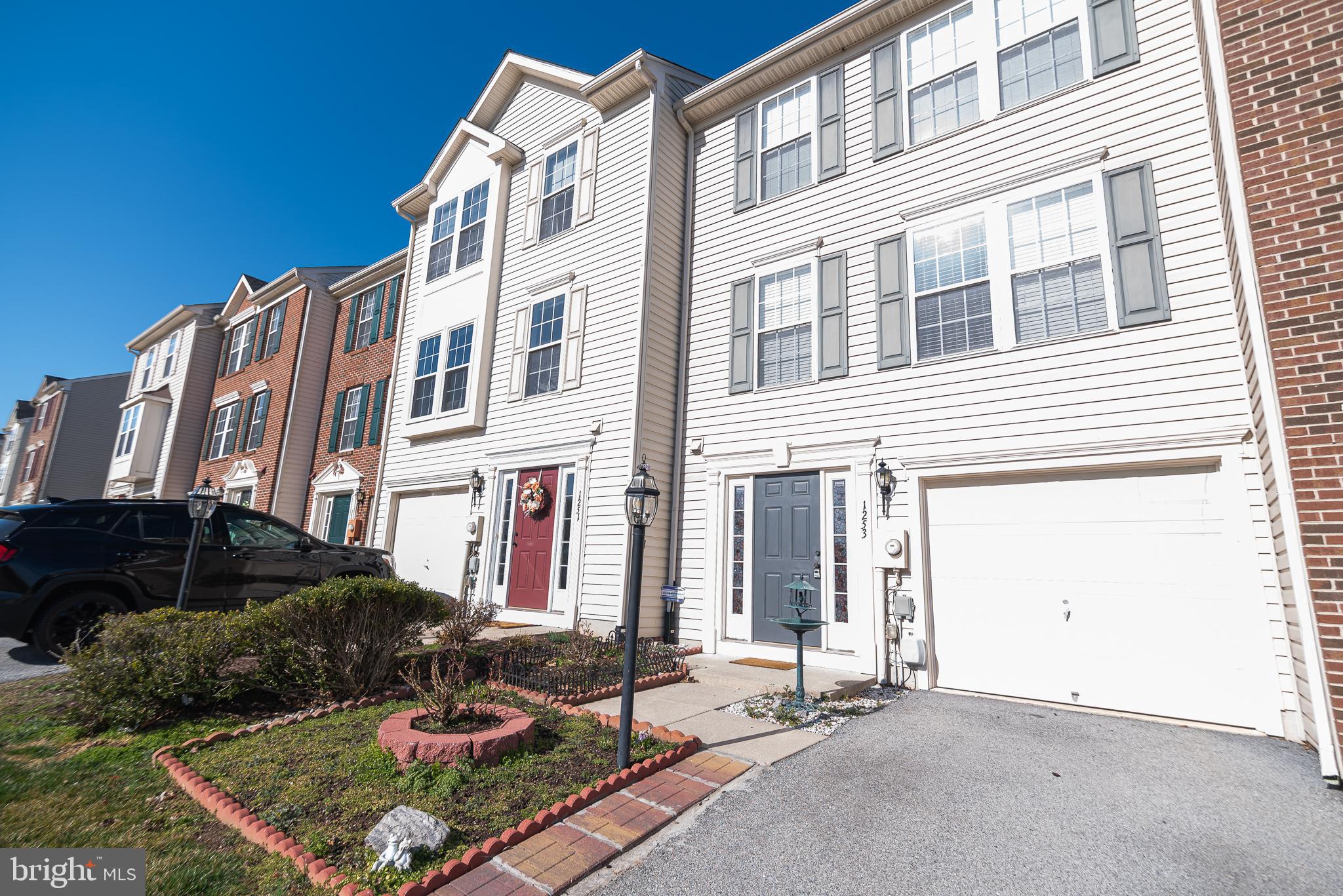 LAKELAND PLACE - Residential Lease