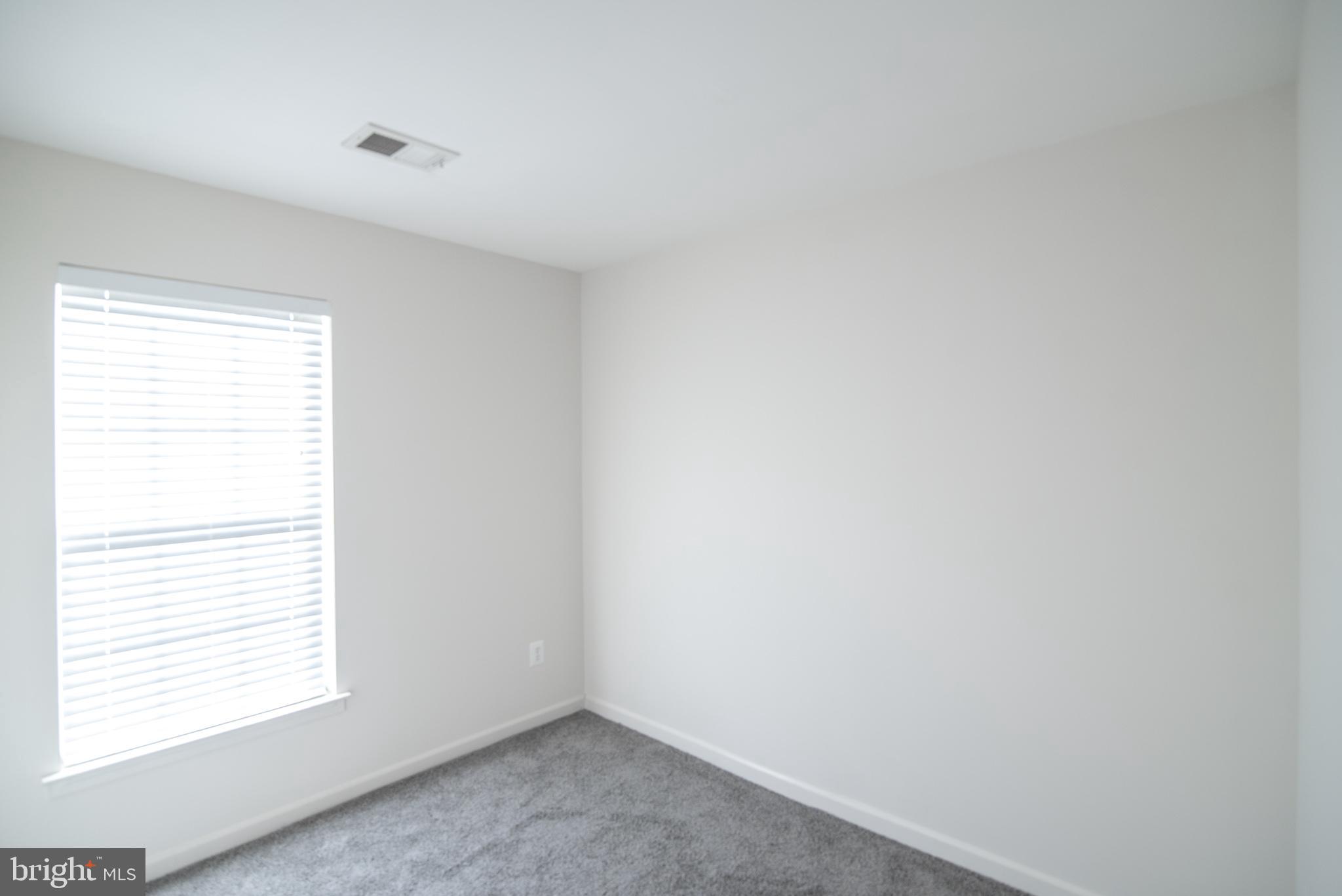 LAKELAND PLACE - Residential Lease