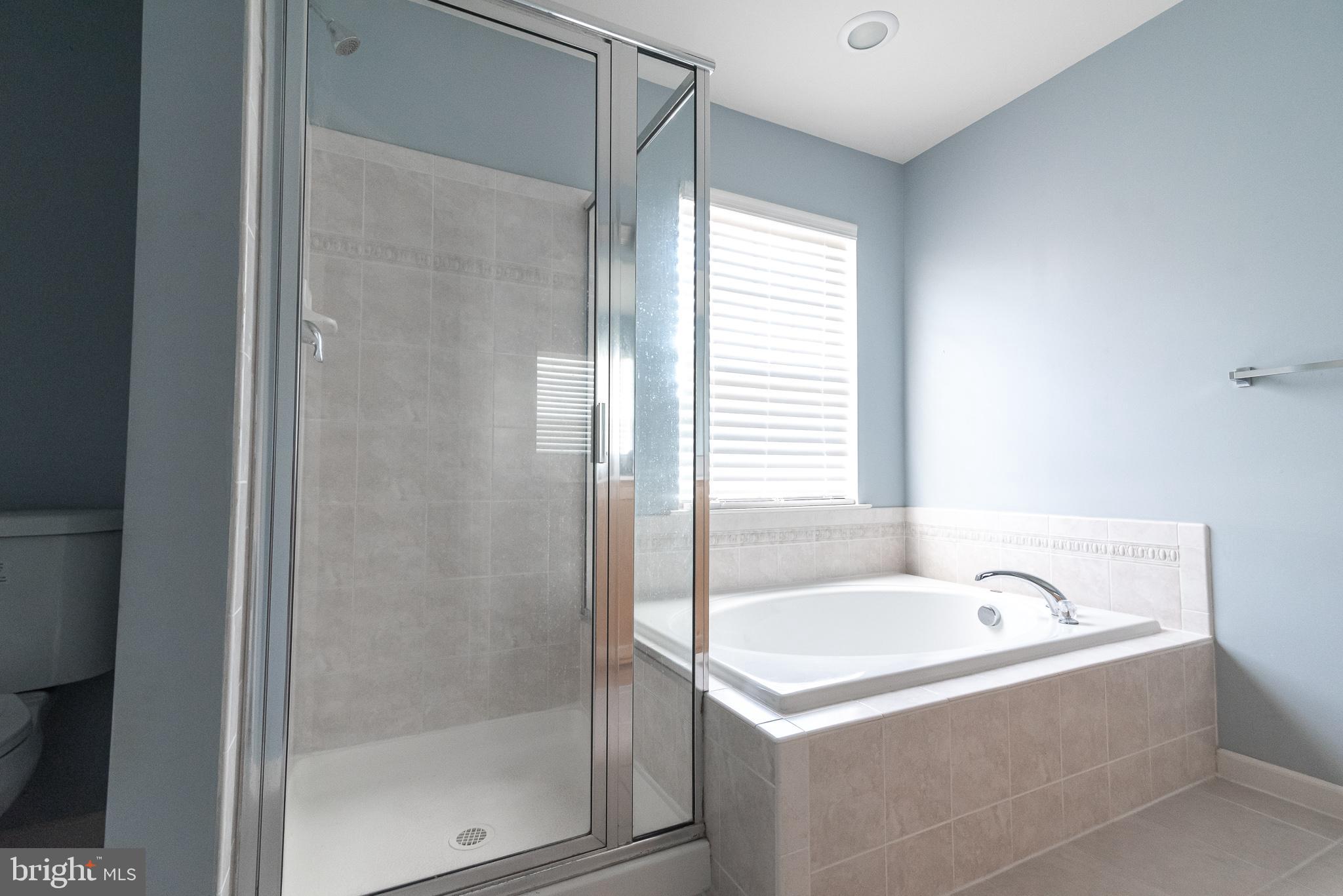 LAKELAND PLACE - Residential Lease