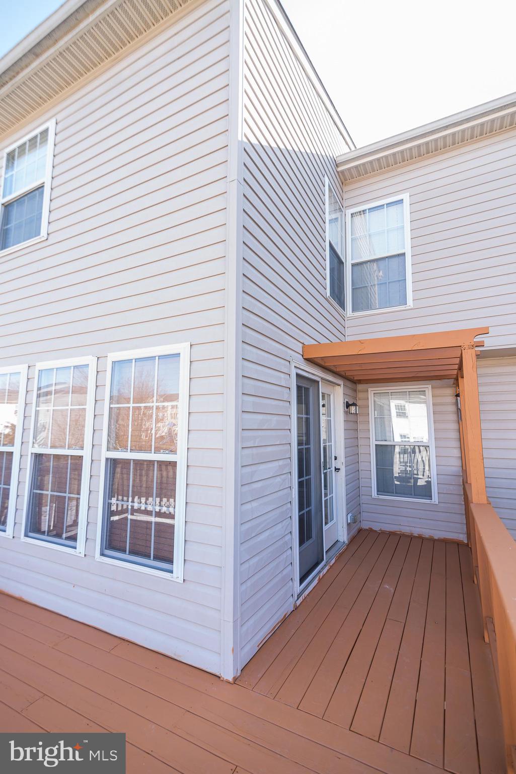 LAKELAND PLACE - Residential Lease