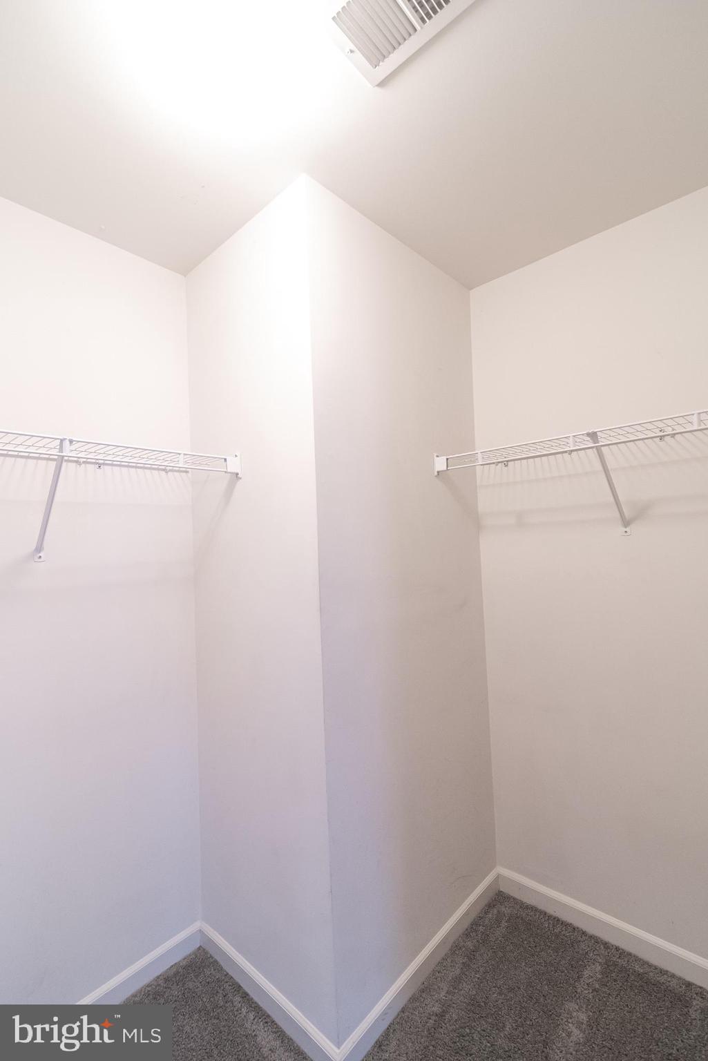 LAKELAND PLACE - Residential Lease