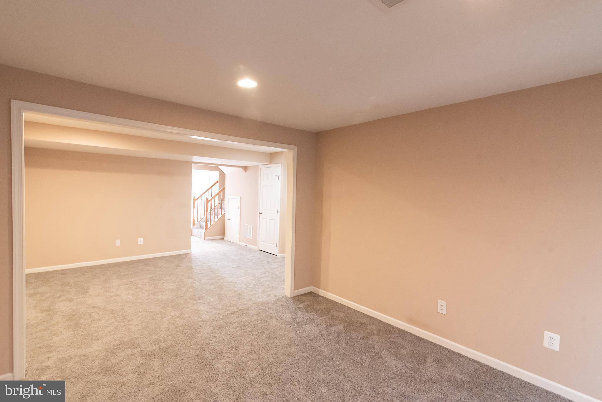 LAKELAND PLACE - Residential Lease