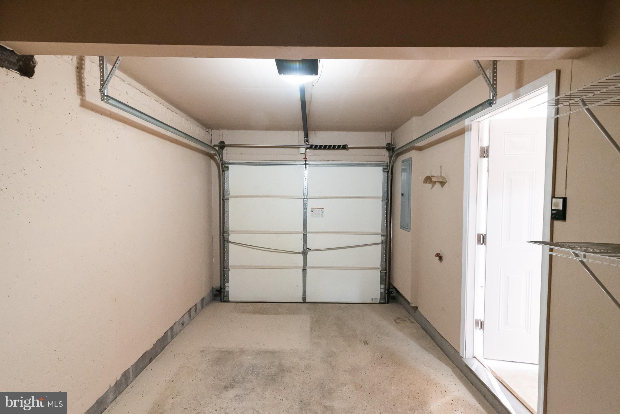 LAKELAND PLACE - Residential Lease