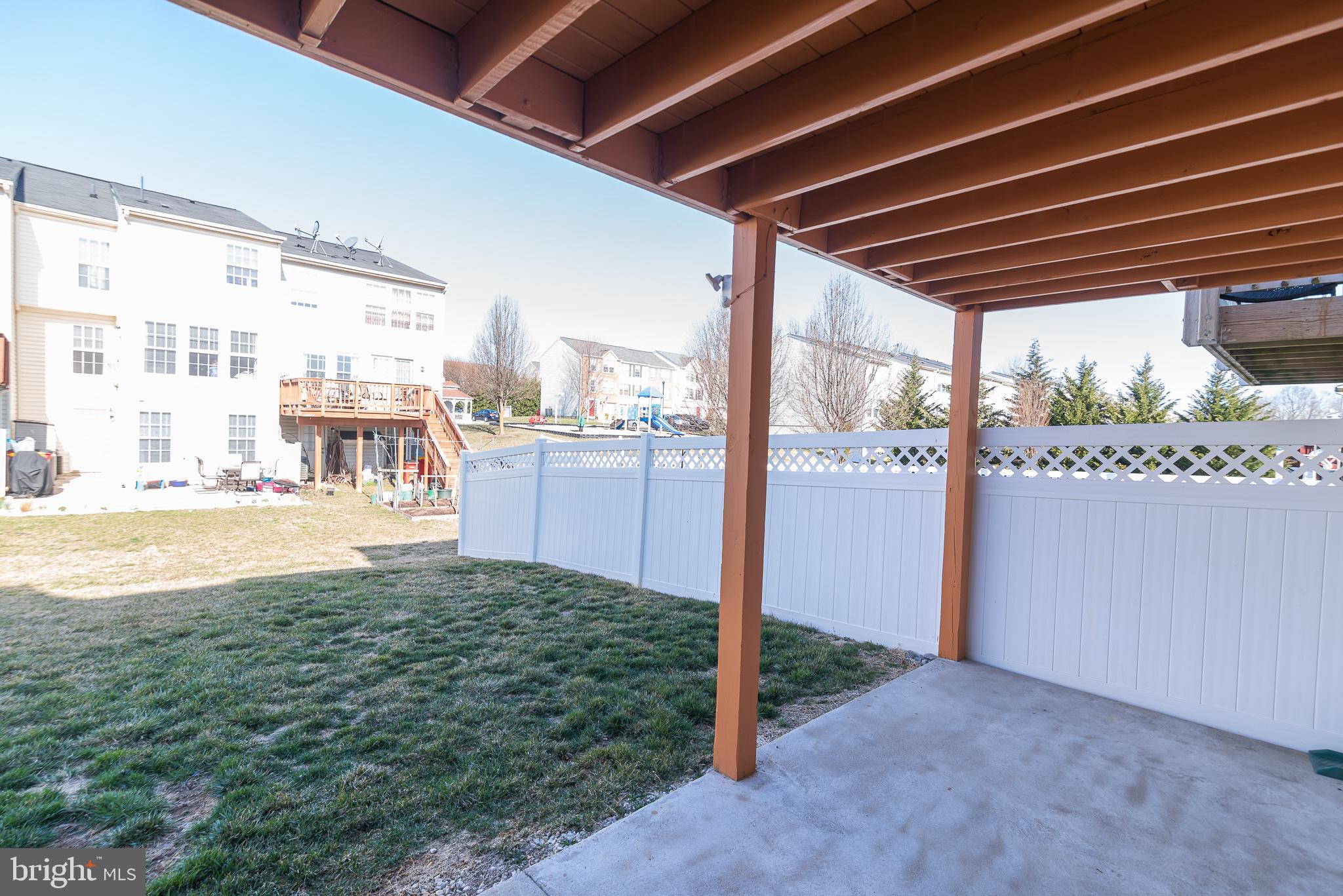 LAKELAND PLACE - Residential Lease