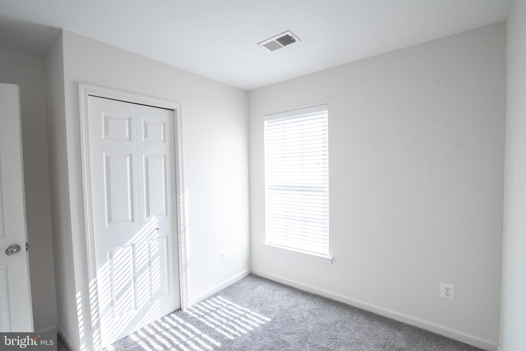 LAKELAND PLACE - Residential Lease