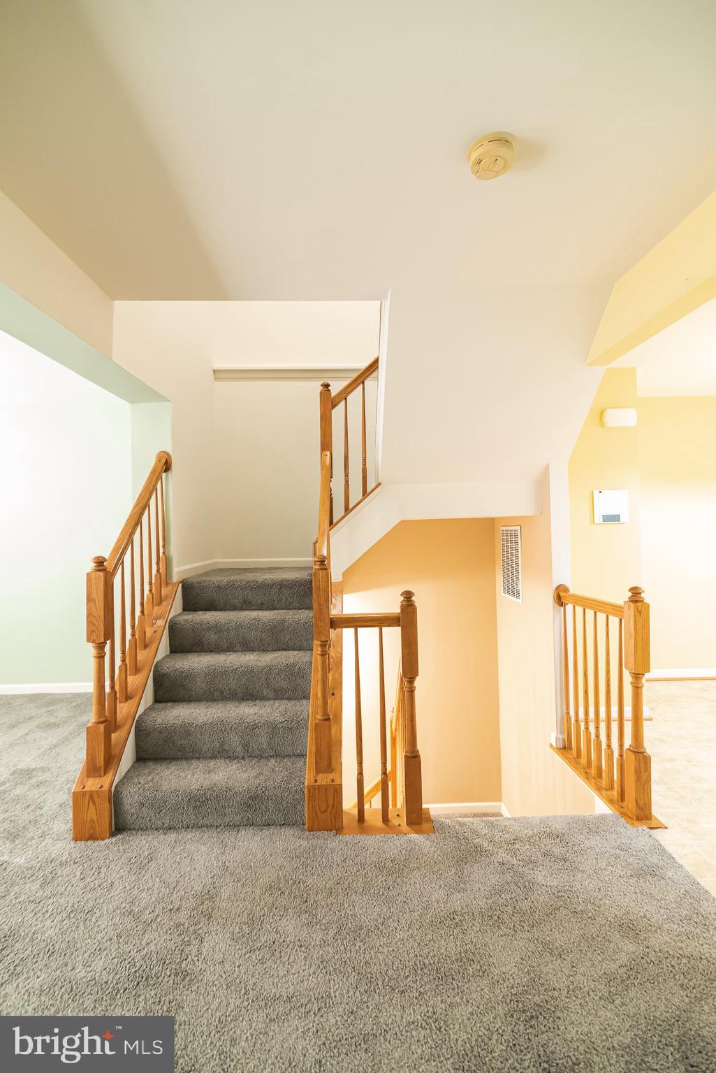 LAKELAND PLACE - Residential Lease