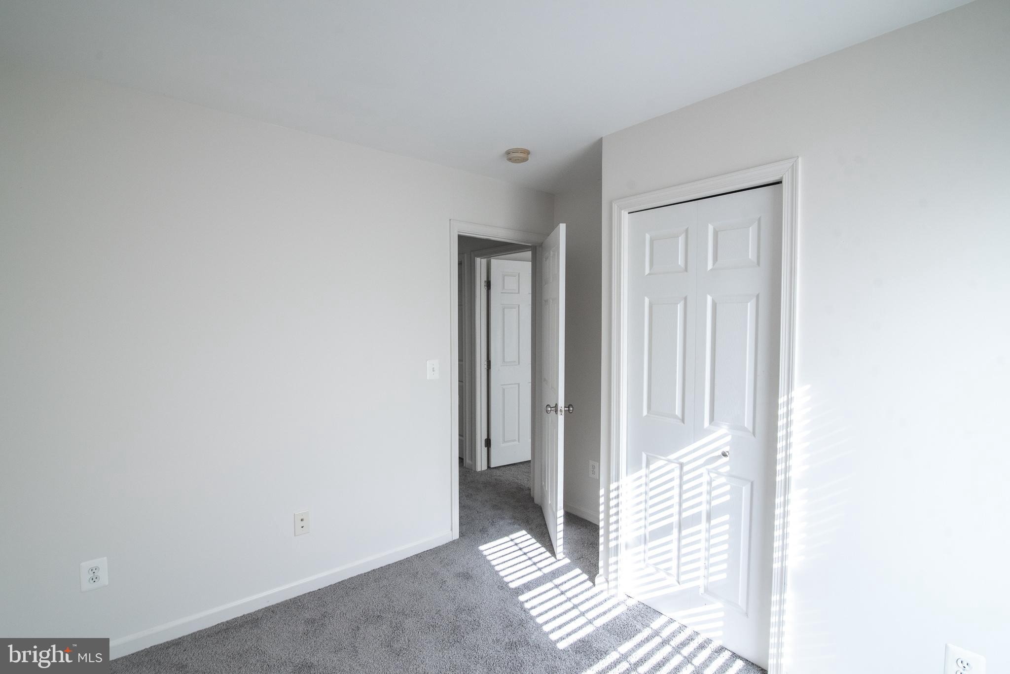 LAKELAND PLACE - Residential Lease