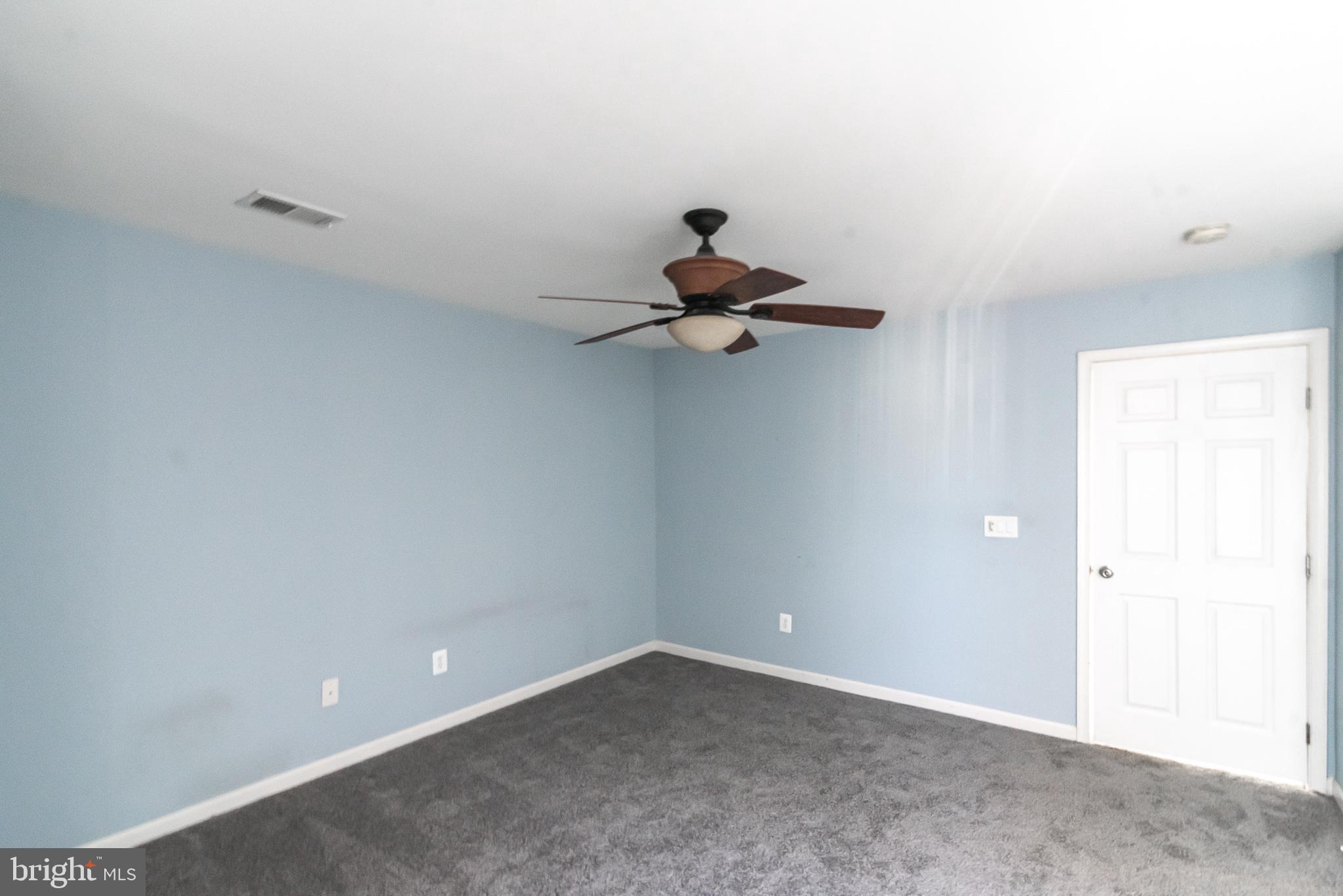 LAKELAND PLACE - Residential Lease