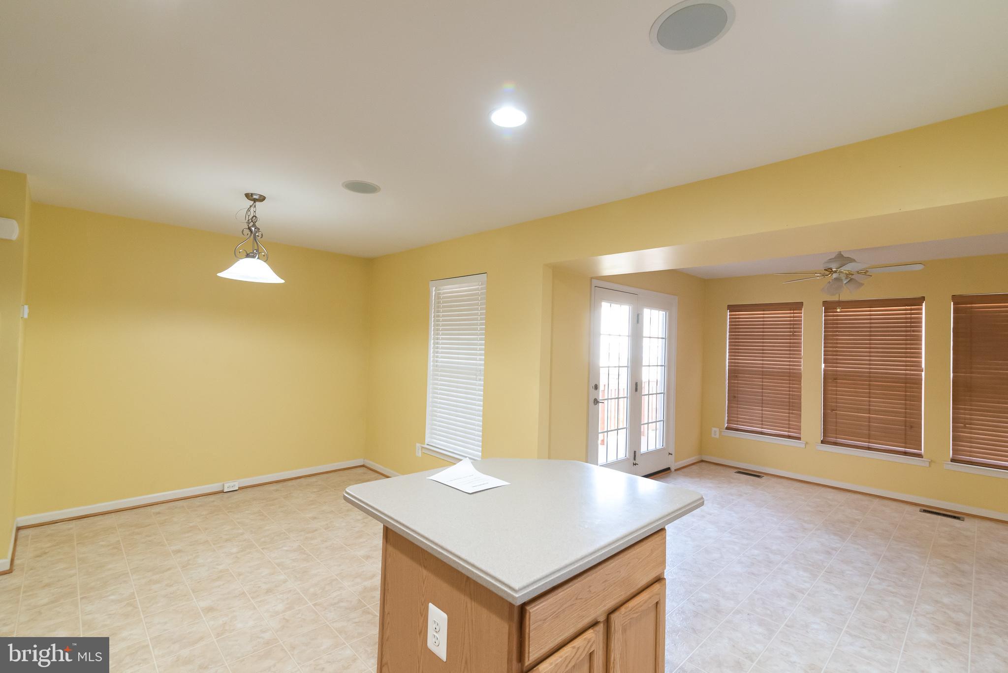 LAKELAND PLACE - Residential Lease