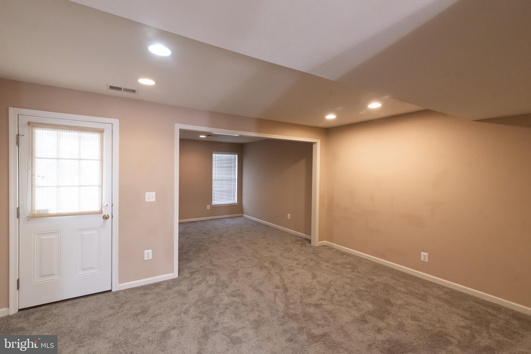 LAKELAND PLACE - Residential Lease