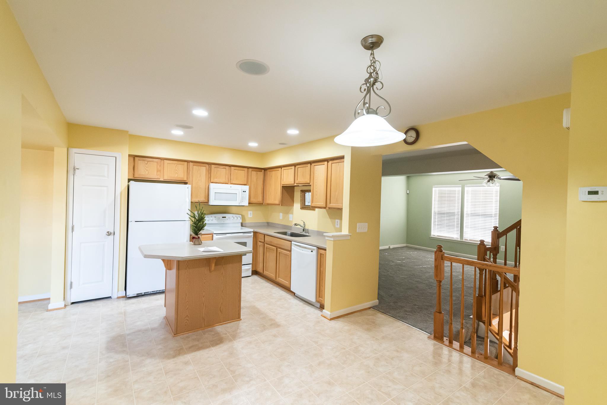 LAKELAND PLACE - Residential Lease