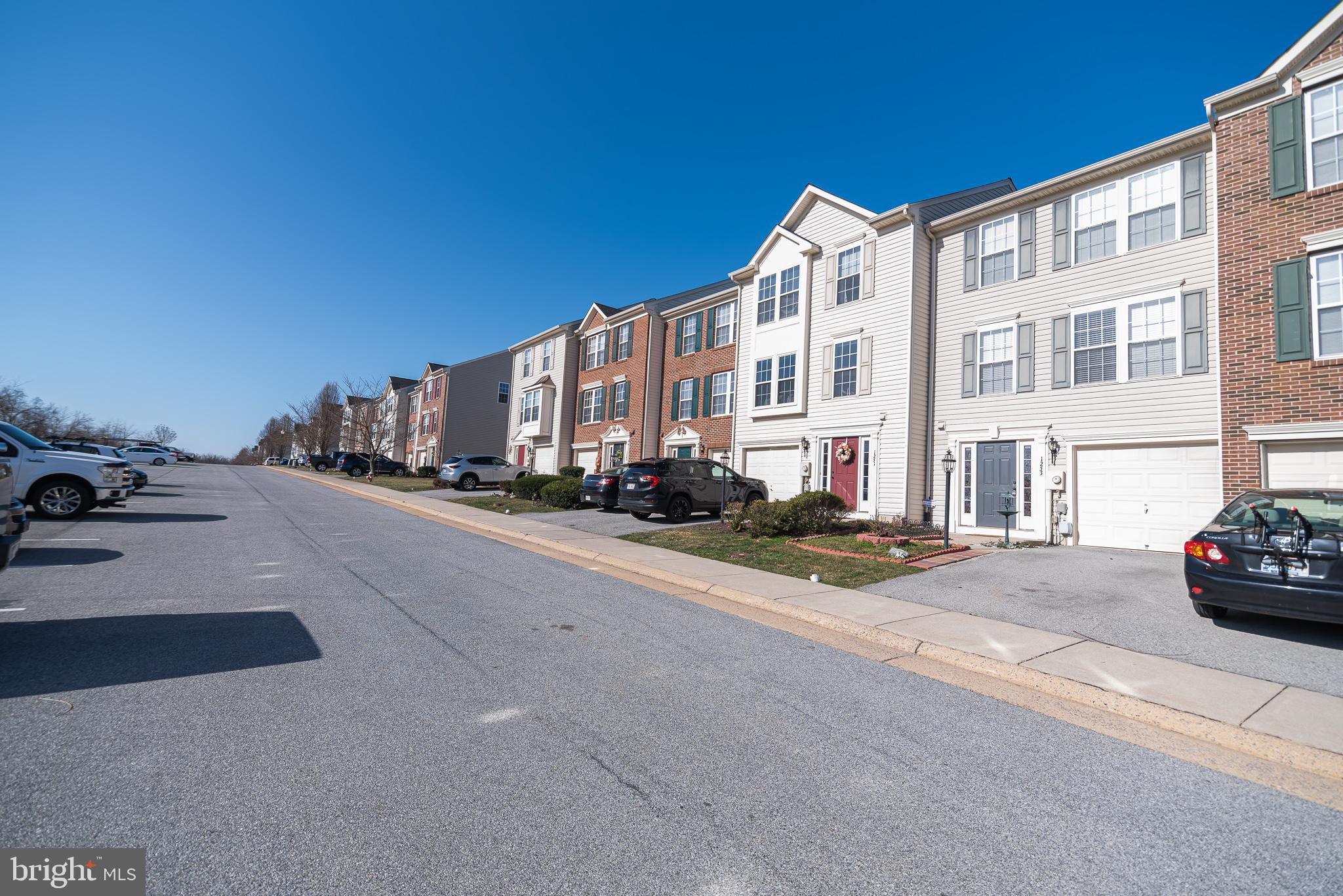 LAKELAND PLACE - Residential Lease