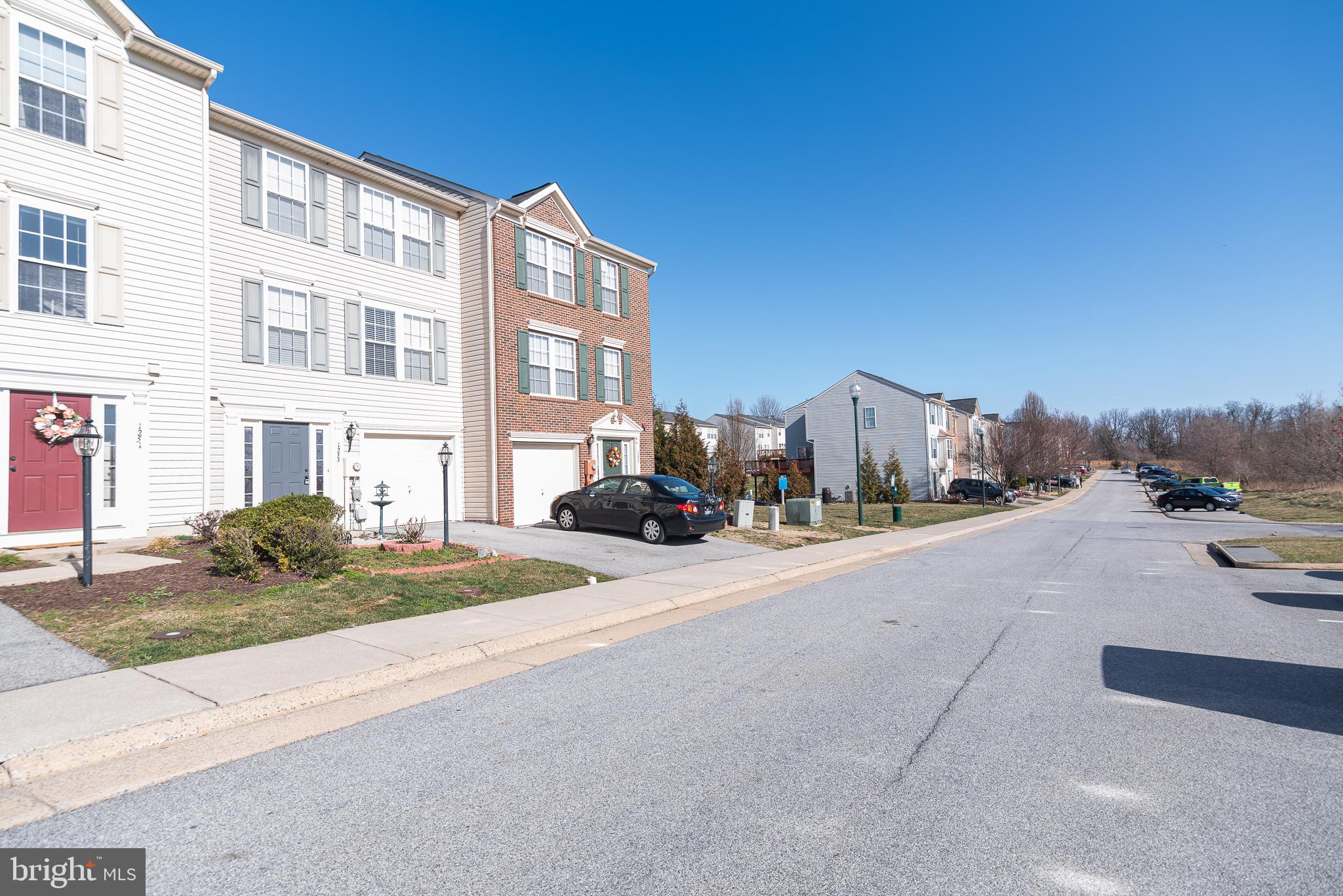 LAKELAND PLACE - Residential Lease