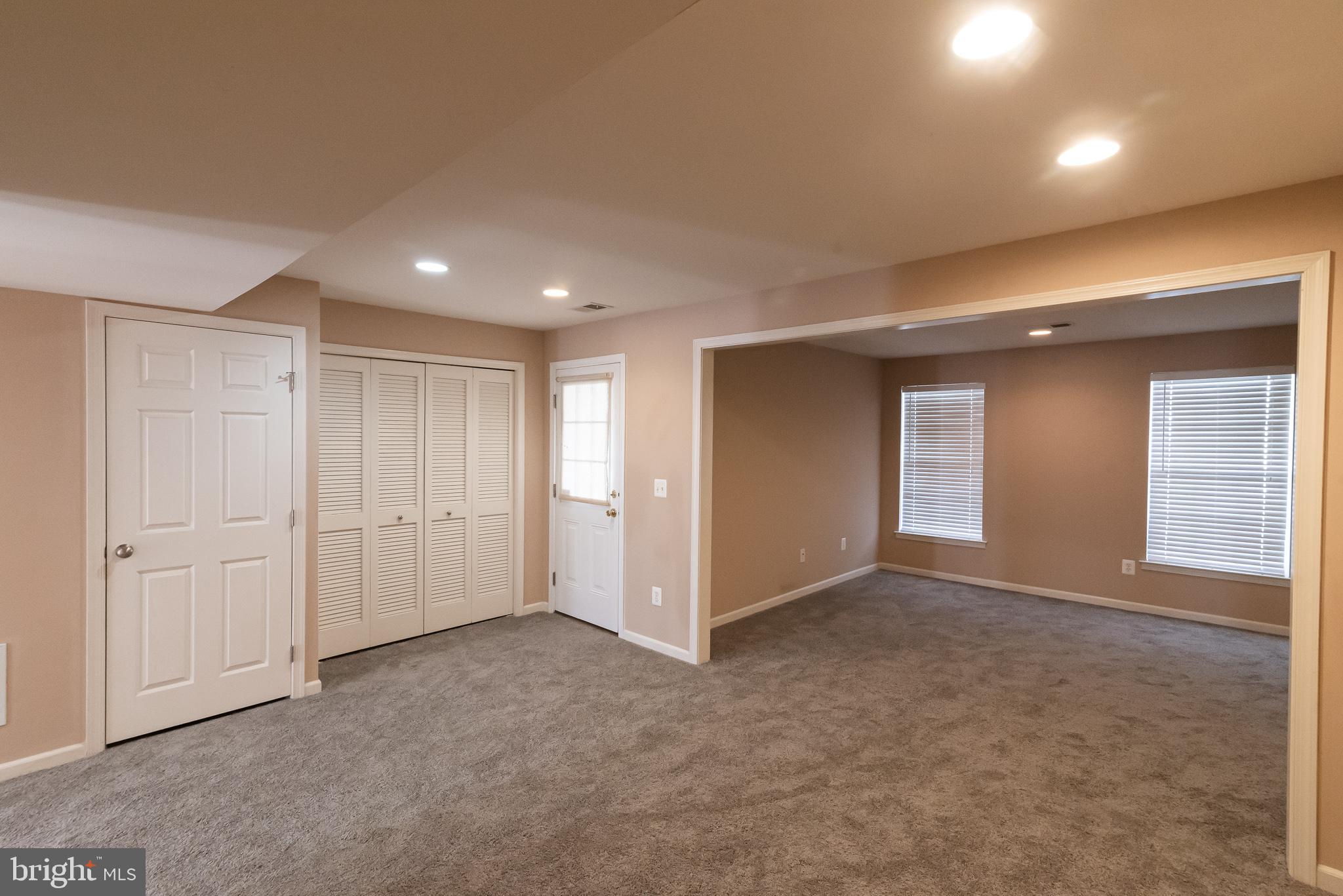 LAKELAND PLACE - Residential Lease