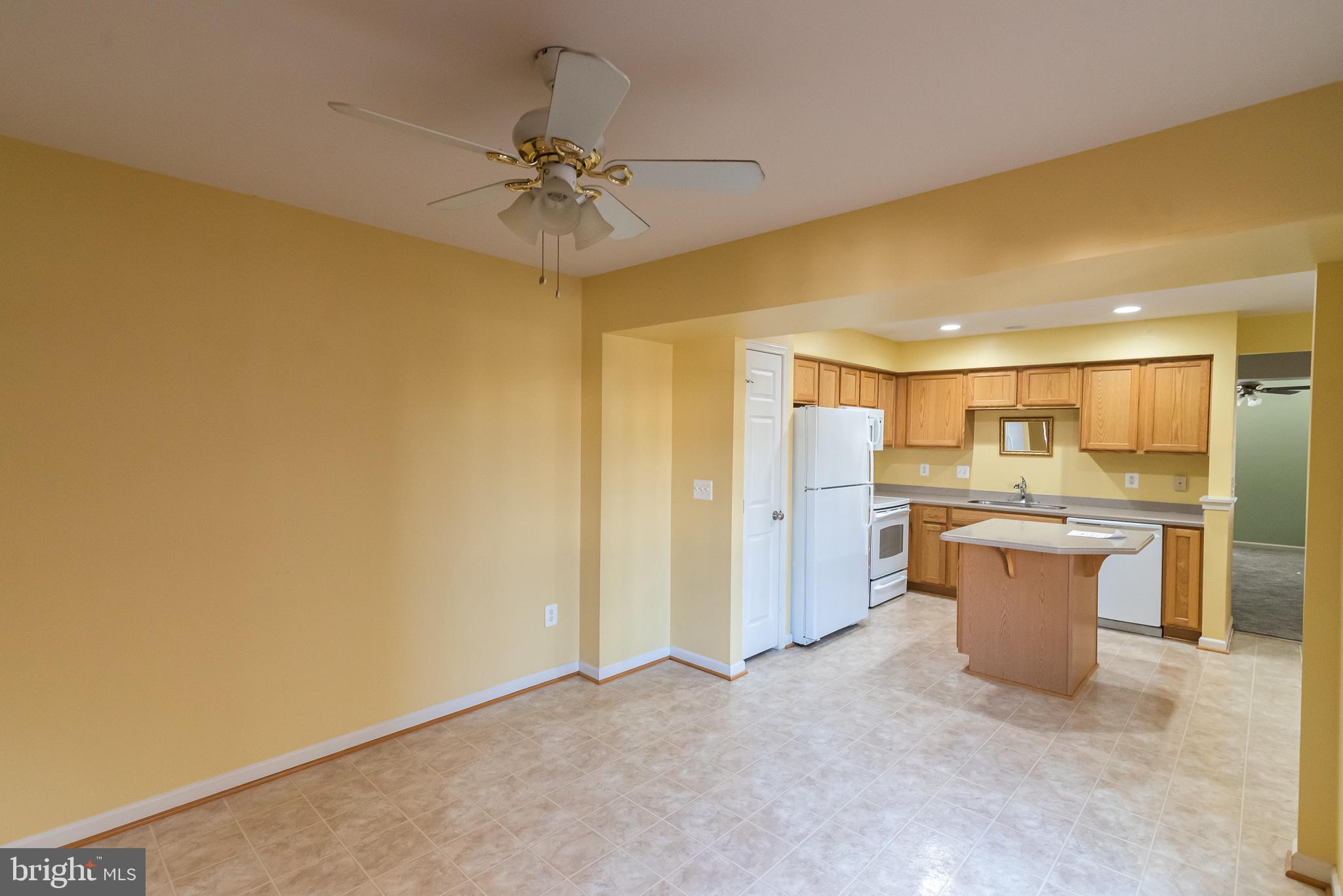 LAKELAND PLACE - Residential Lease