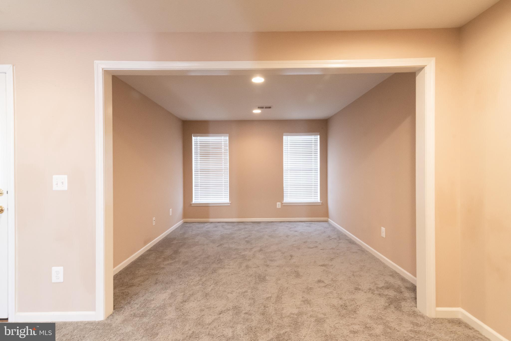 LAKELAND PLACE - Residential Lease